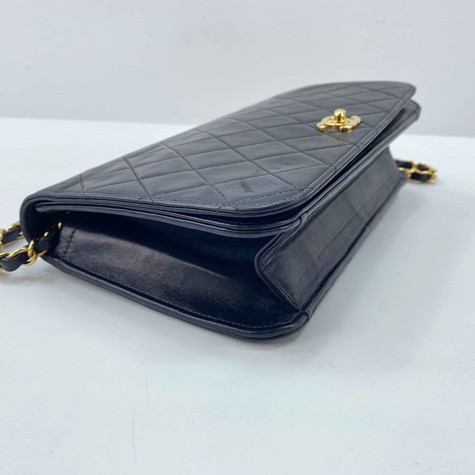 Leather Shoulder Bag (Pre-Owned) - Chanel - Modalova
