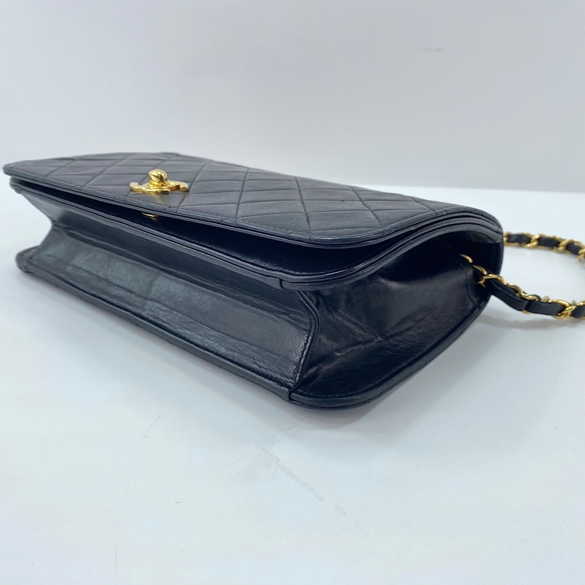 Leather Shoulder Bag (Pre-Owned) - Chanel - Modalova