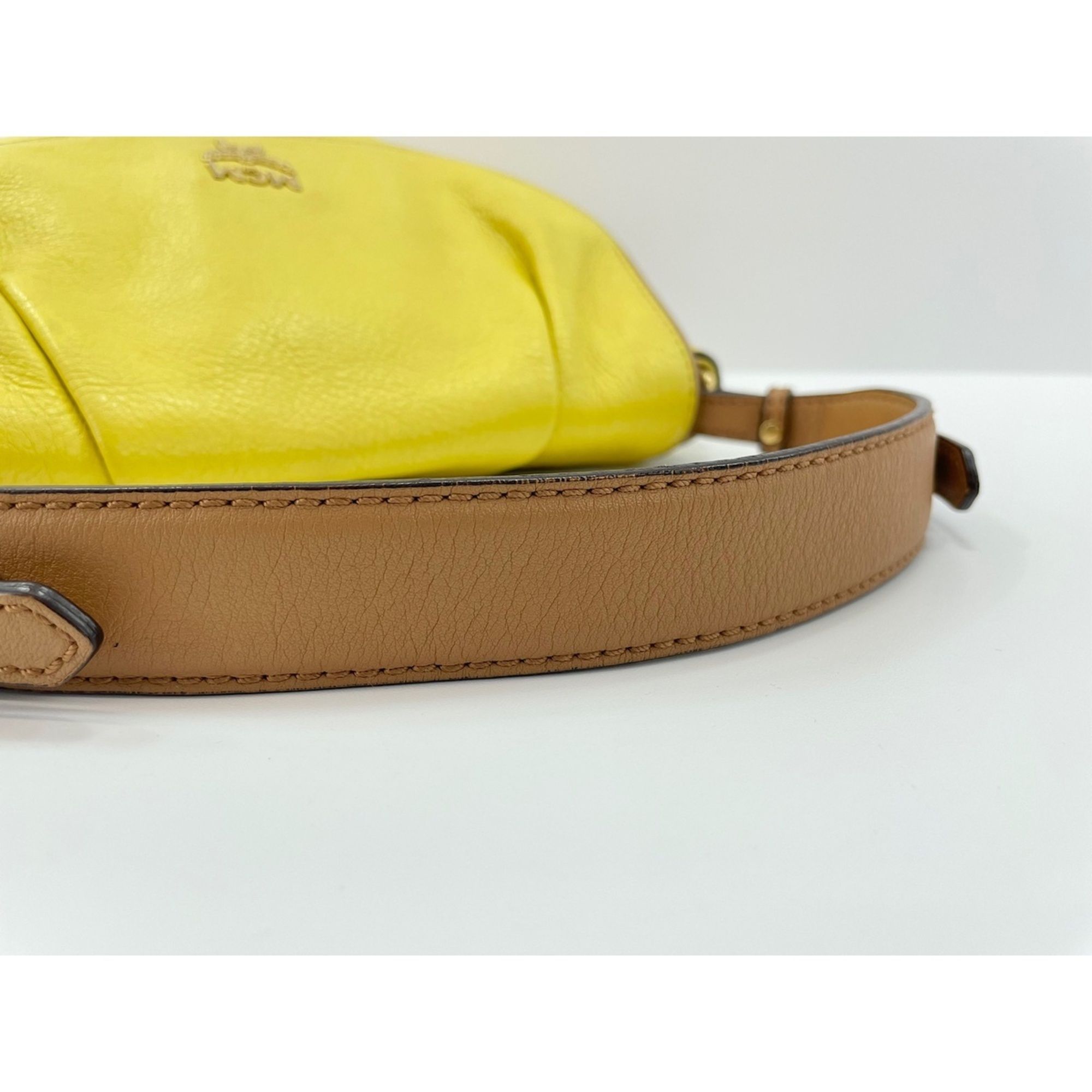 Leather Shoulder Bag (Pre-Owned) - MCM - Modalova