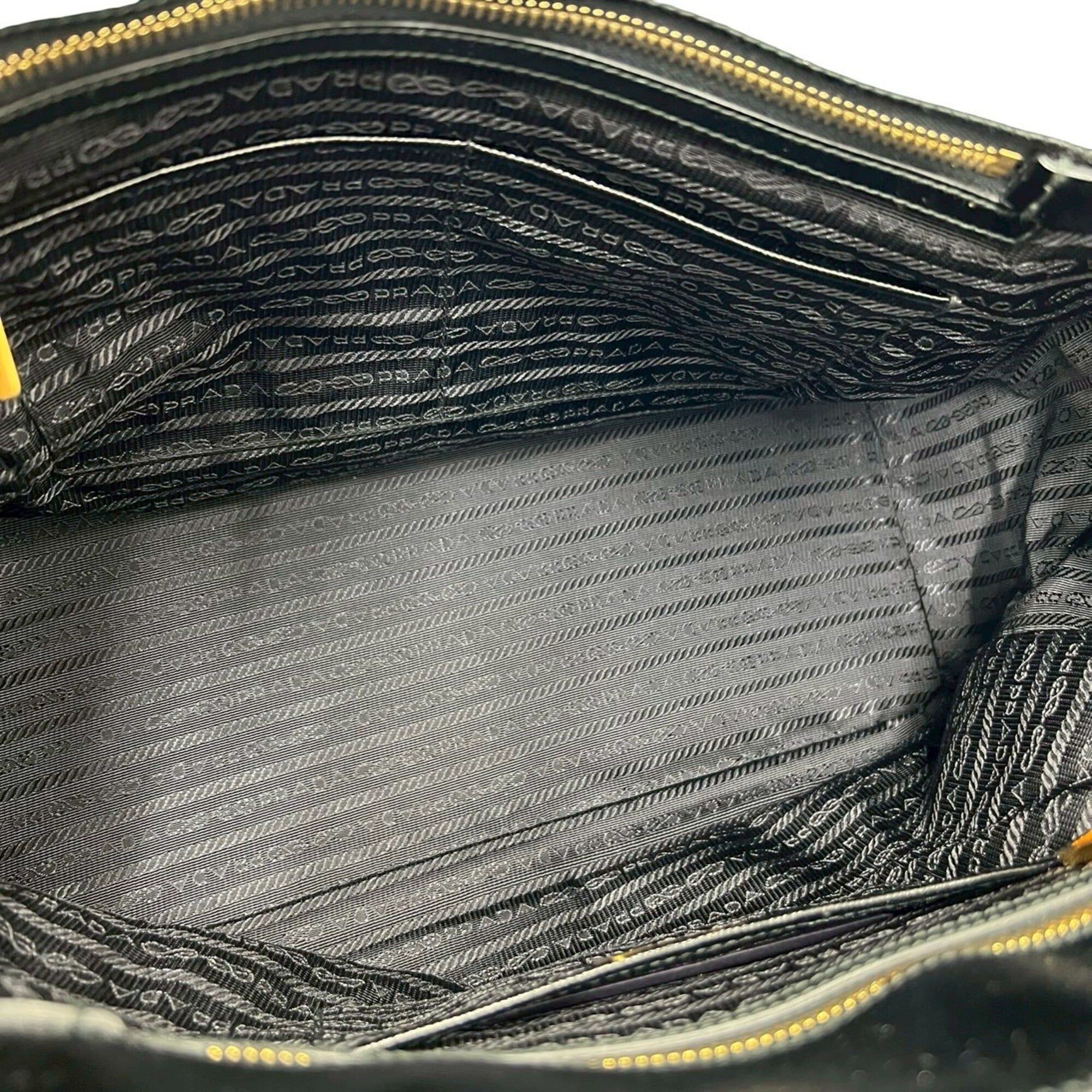 Nylon Leather Handbag (Pre-Owned) - Prada - Modalova