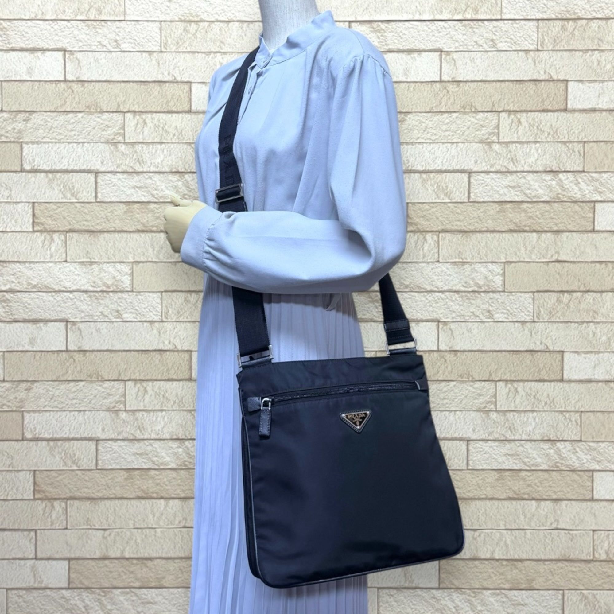 Nylon Shoulder Bag (Pre-Owned) - Prada - Modalova