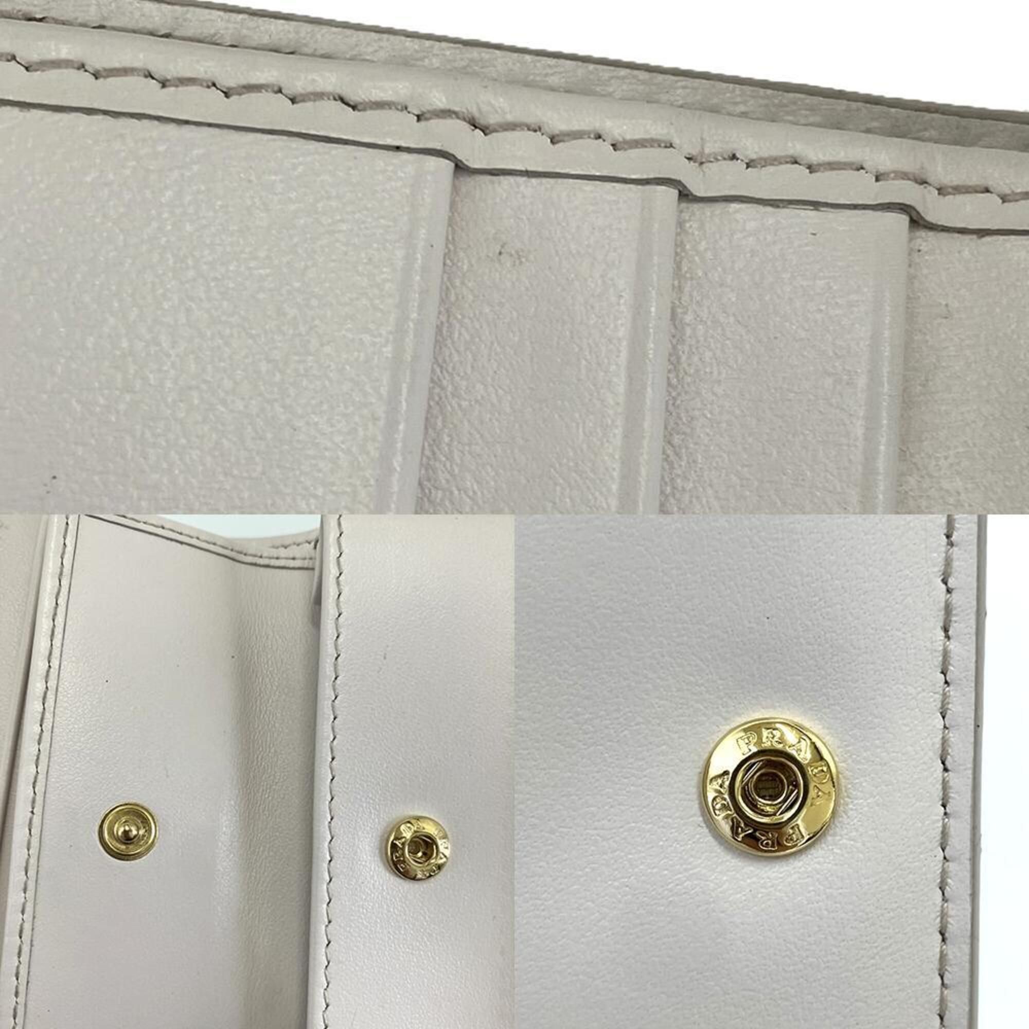 Saffiano Triangle Leather Wallet (Bi-Fold) (Pre-Owned) - Prada - Modalova