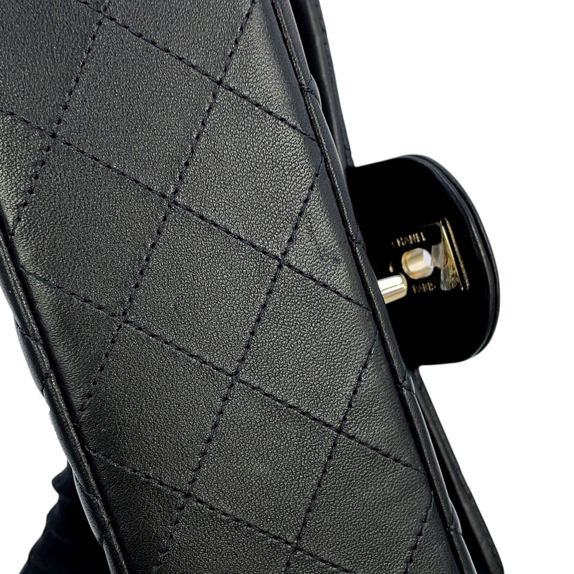 Matelasse Leather Handbag Shoulder Bag (Pre-Owned) - Chanel - Modalova