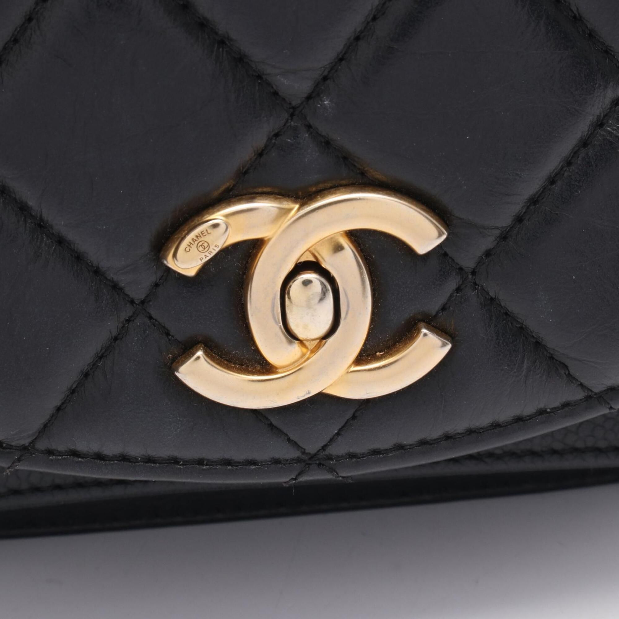 Matelasse Leather Handbag Shoulder Bag (Pre-Owned) - Chanel - Modalova