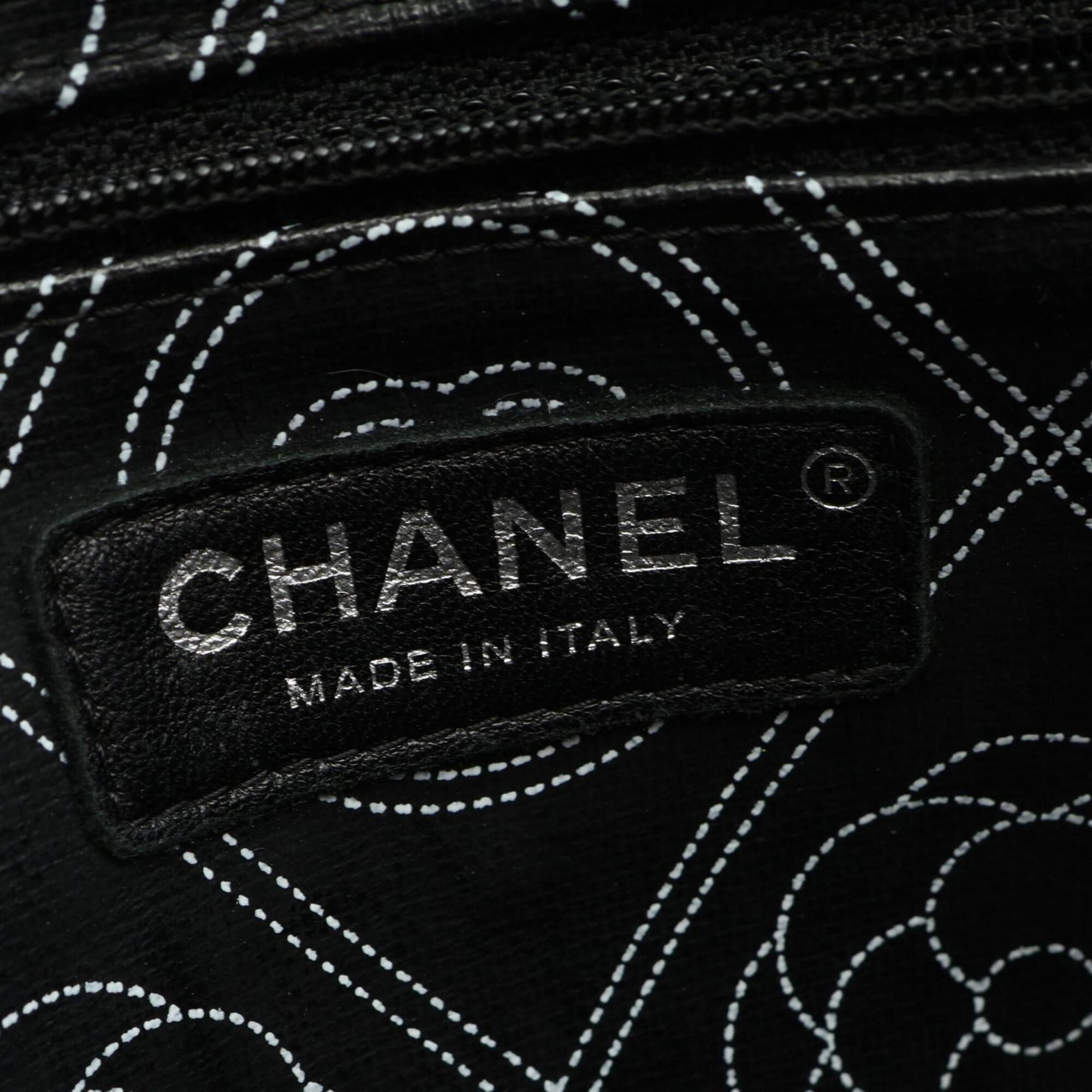 Coated Canvas Pouch (Pre-Owned) - Chanel - Modalova