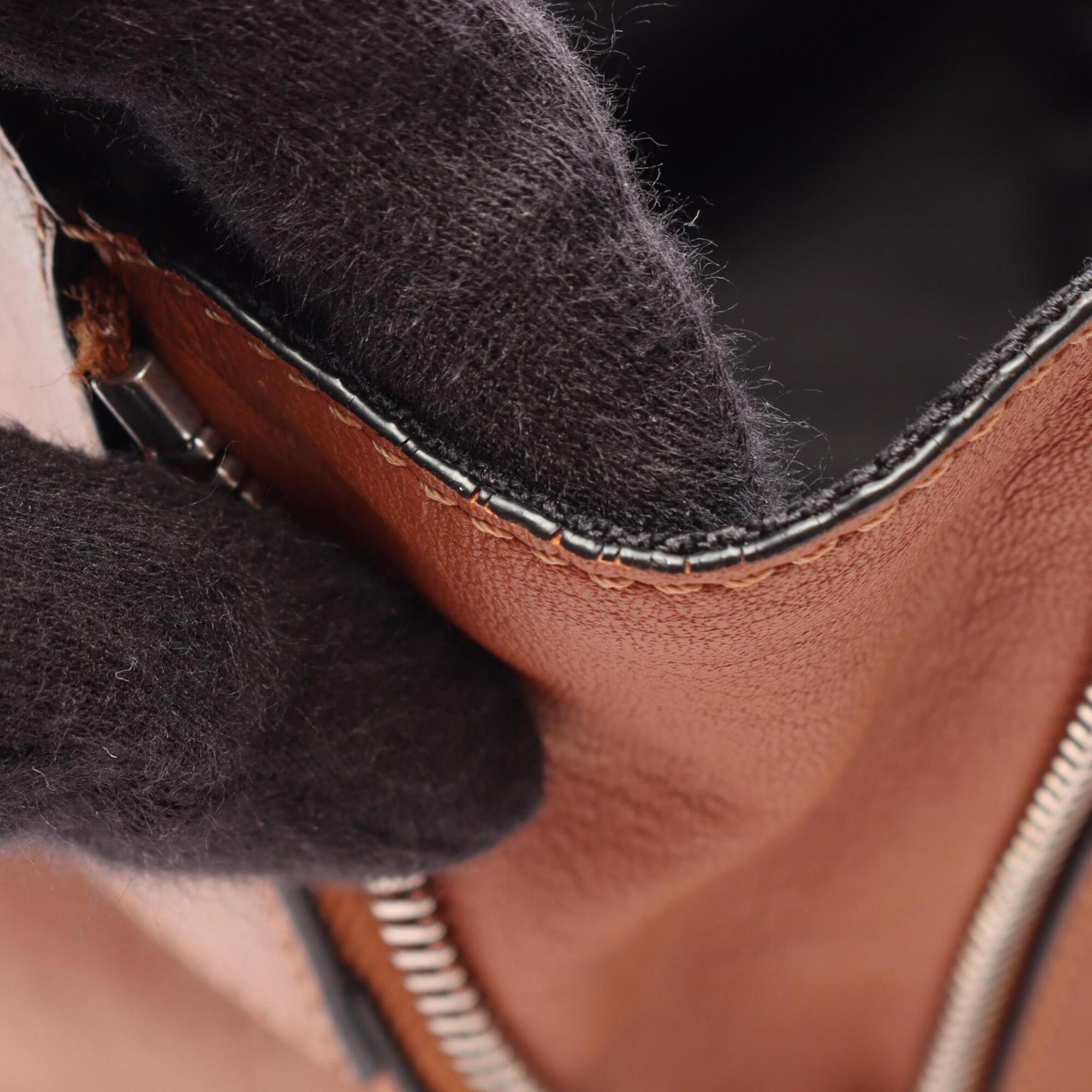 Leather Handbag (Pre-Owned) - Loewe - Modalova