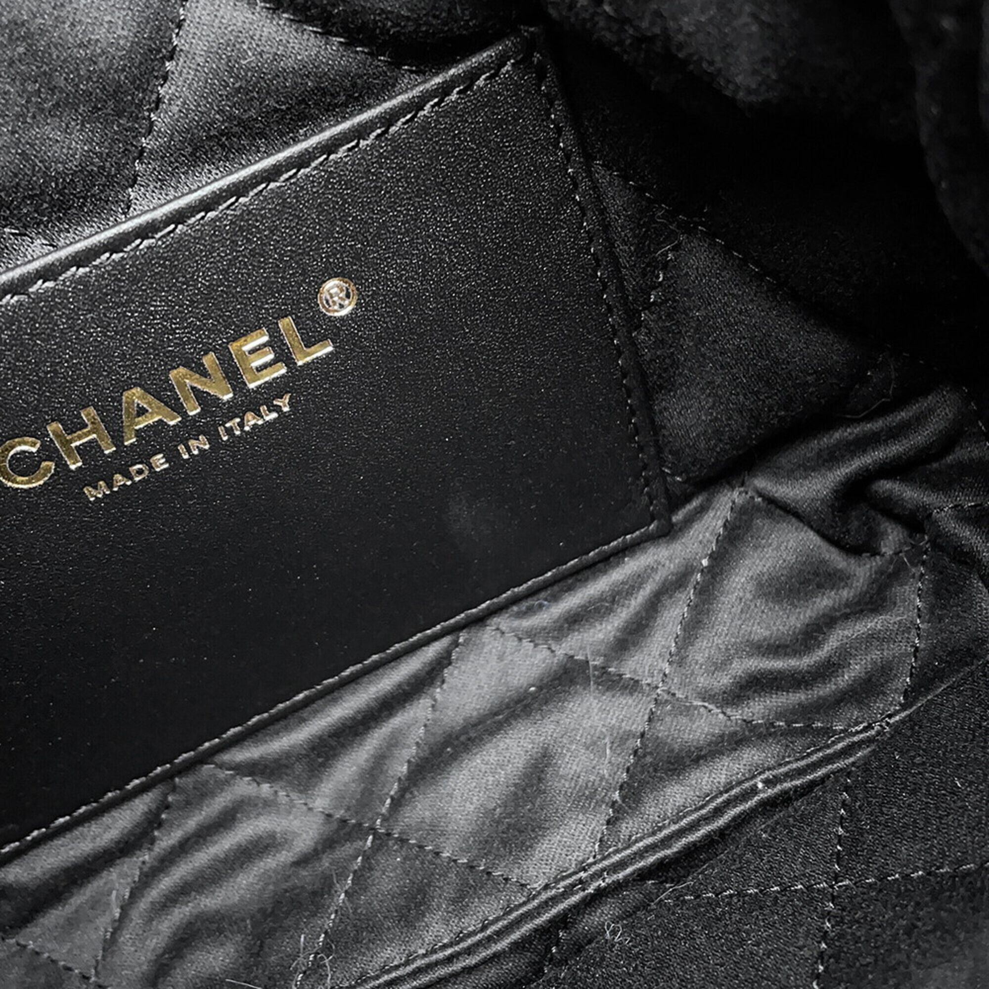 Chanel Black Handbag (Pre-Owned) - Chanel - Modalova