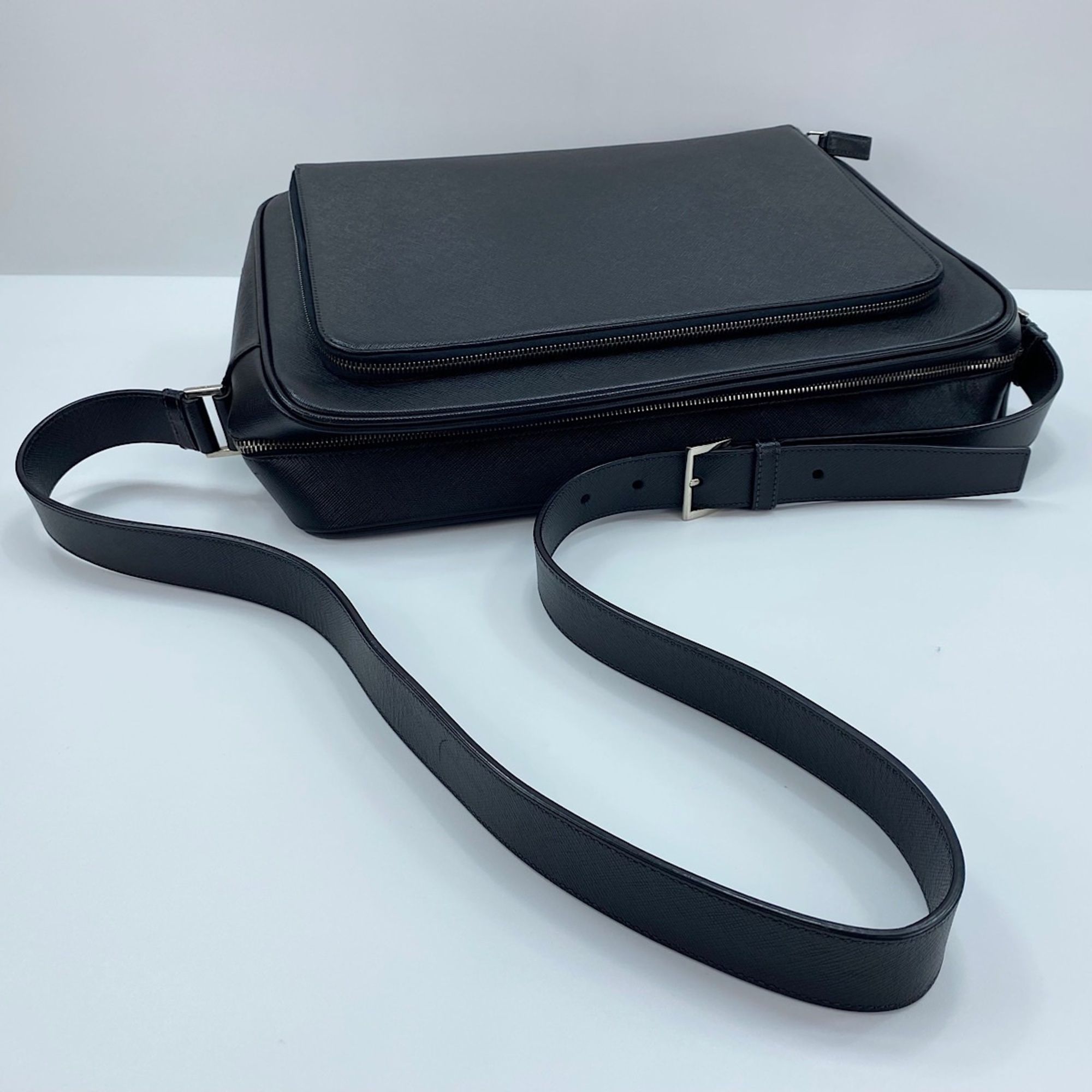 Leather Shoulder Bag (Pre-Owned) - Prada - Modalova