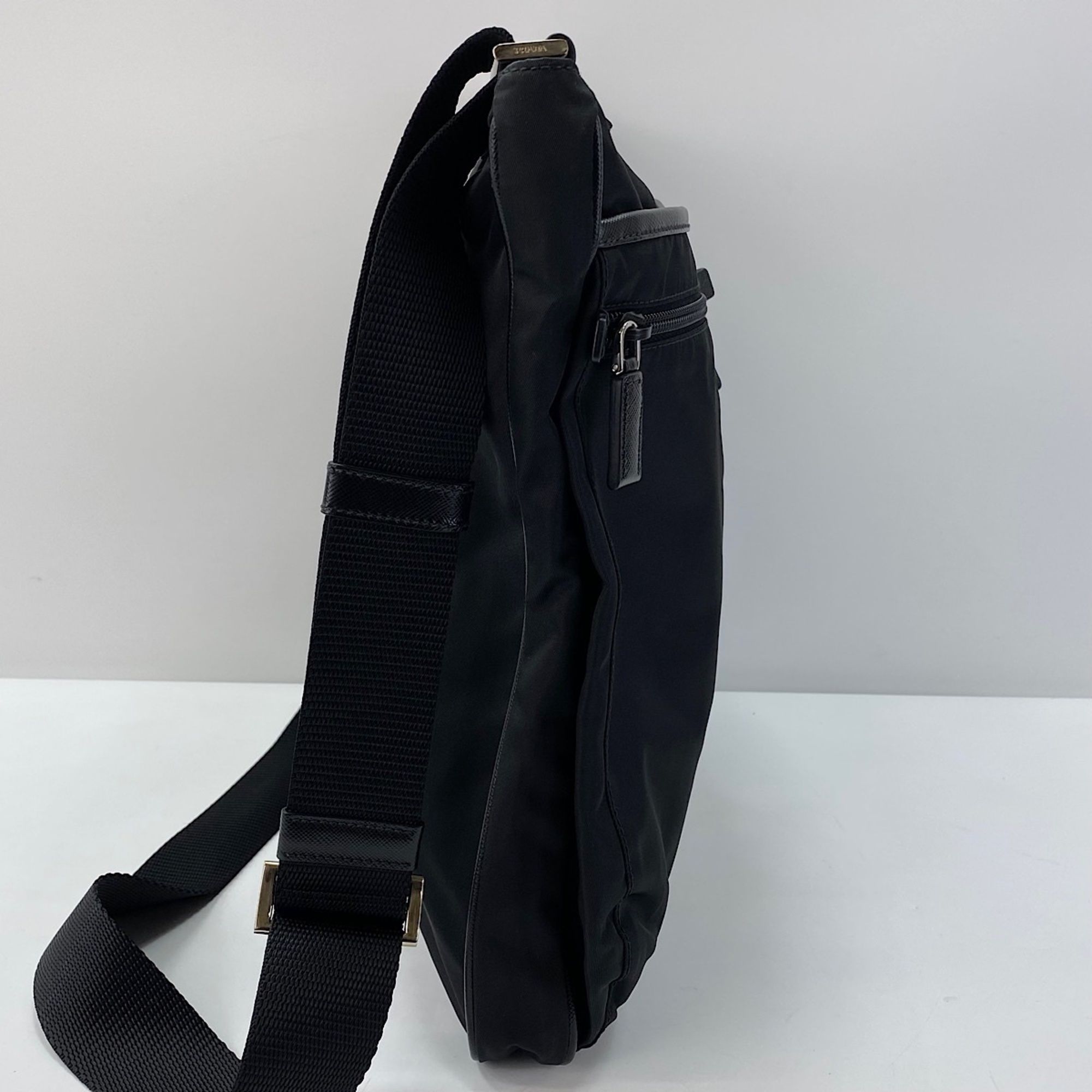 Nylon Shoulder Bag (Pre-Owned) - Prada - Modalova
