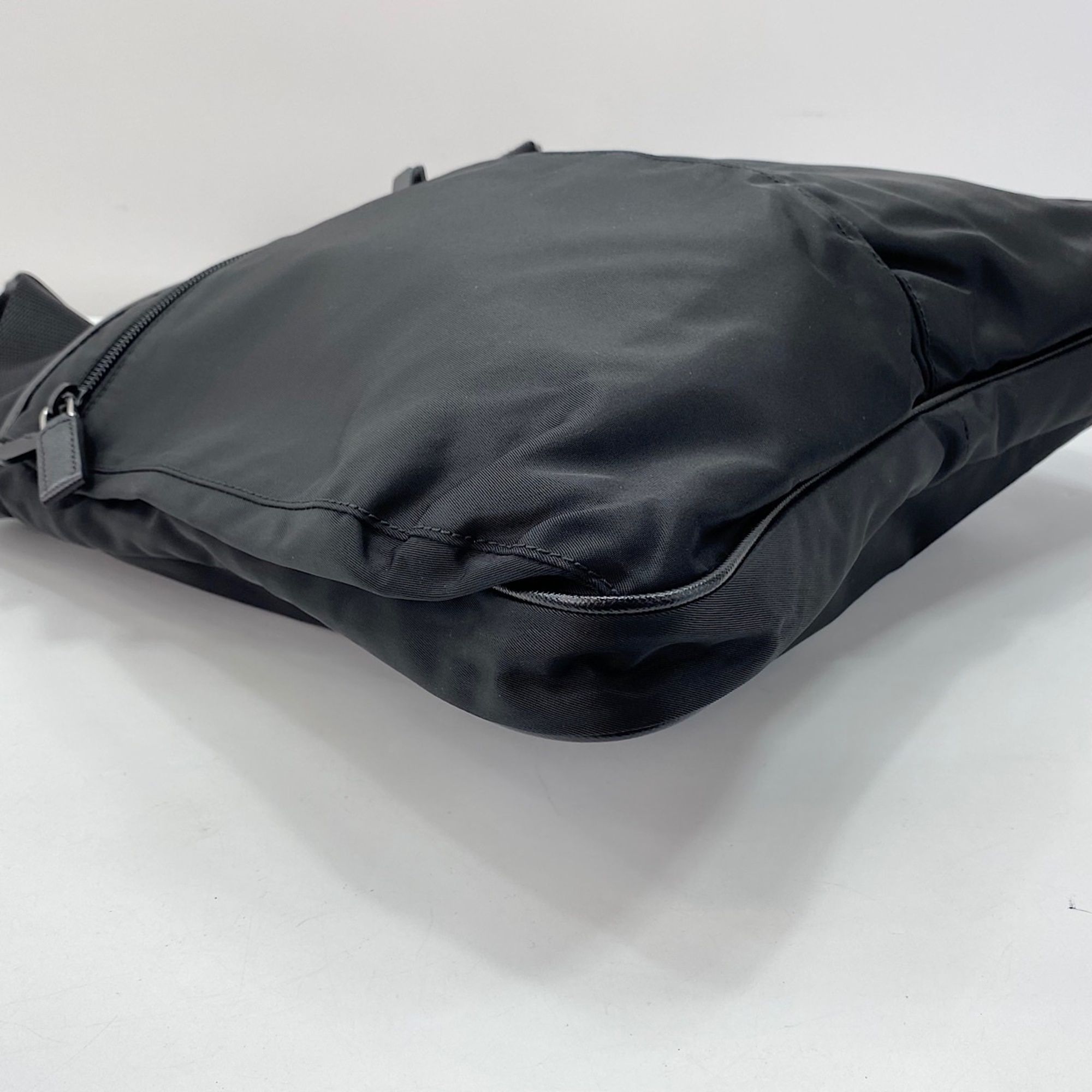 Nylon Shoulder Bag (Pre-Owned) - Prada - Modalova