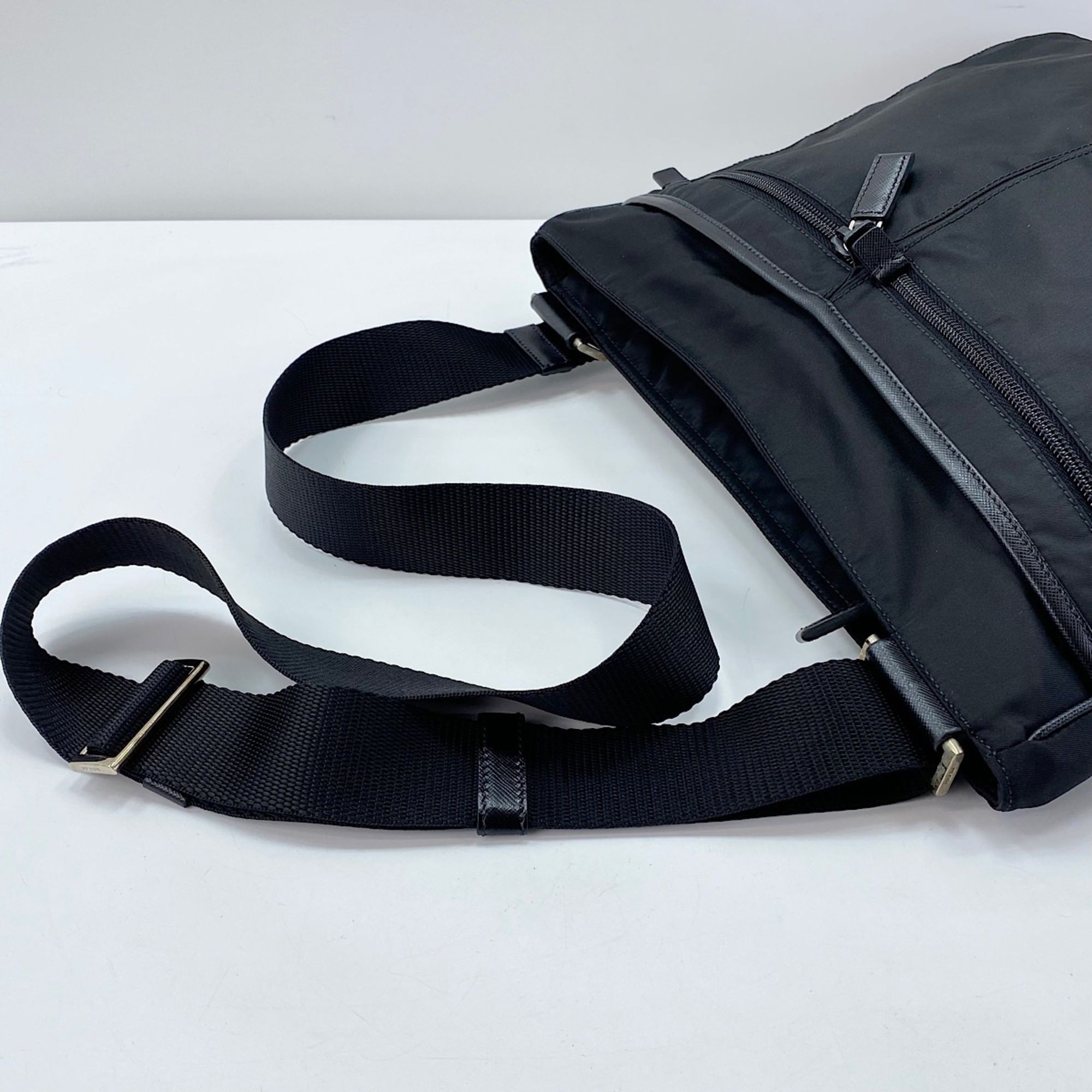 Nylon Shoulder Bag (Pre-Owned) - Prada - Modalova
