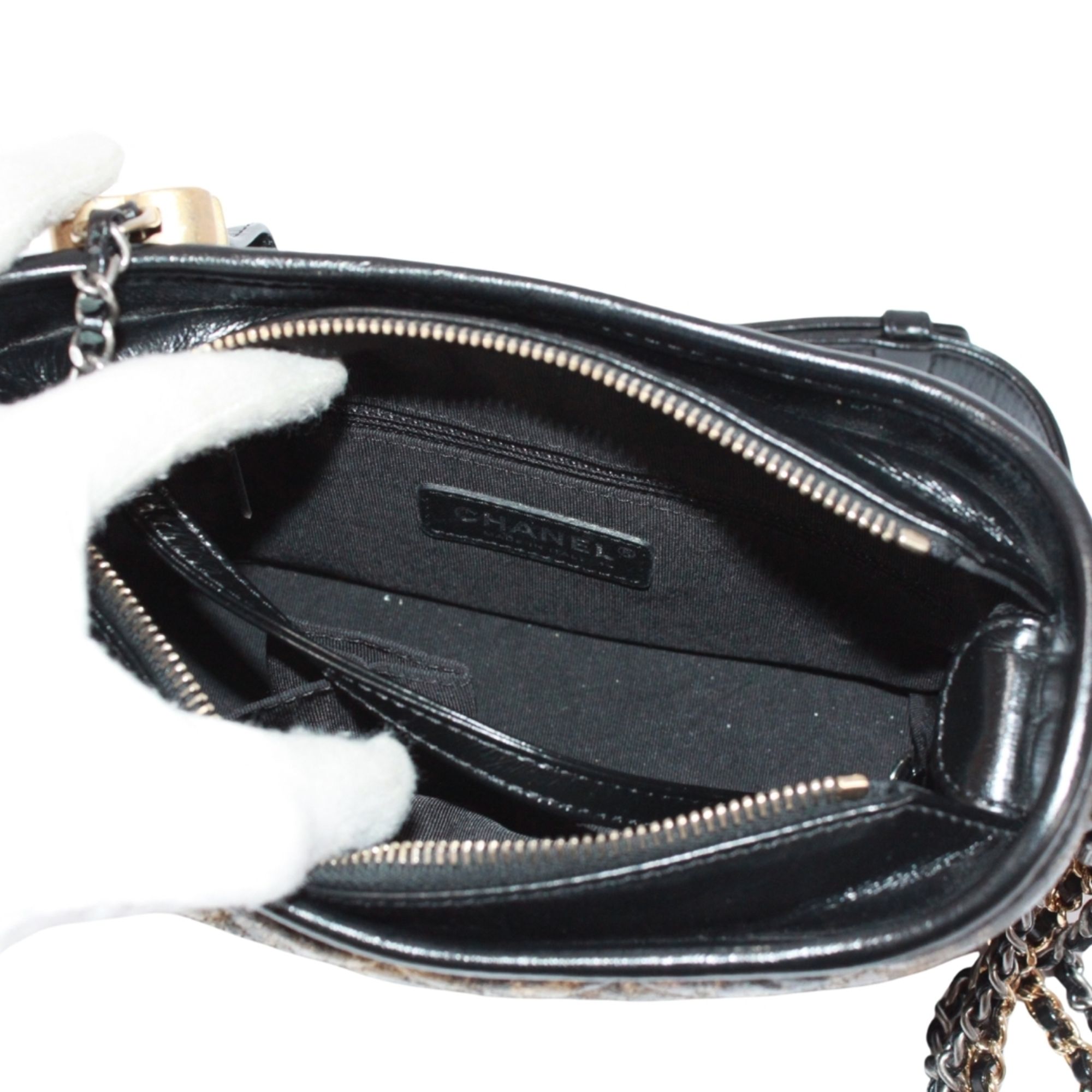 Leather Shoulder Bag (Pre-Owned) - Chanel - Modalova