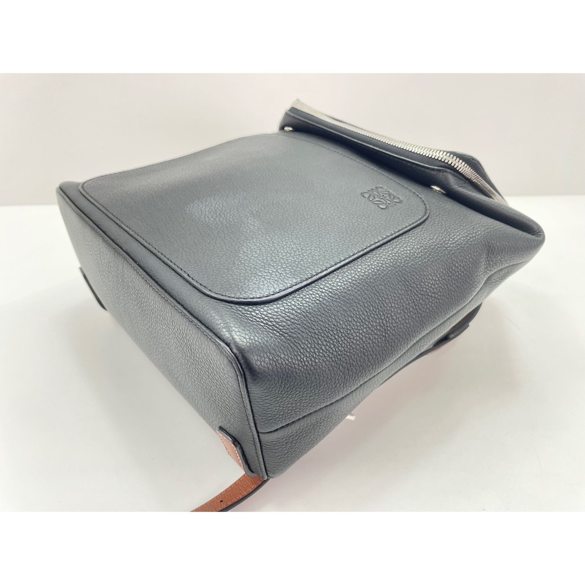 Leather Backpack (Pre-Owned) - Loewe - Modalova