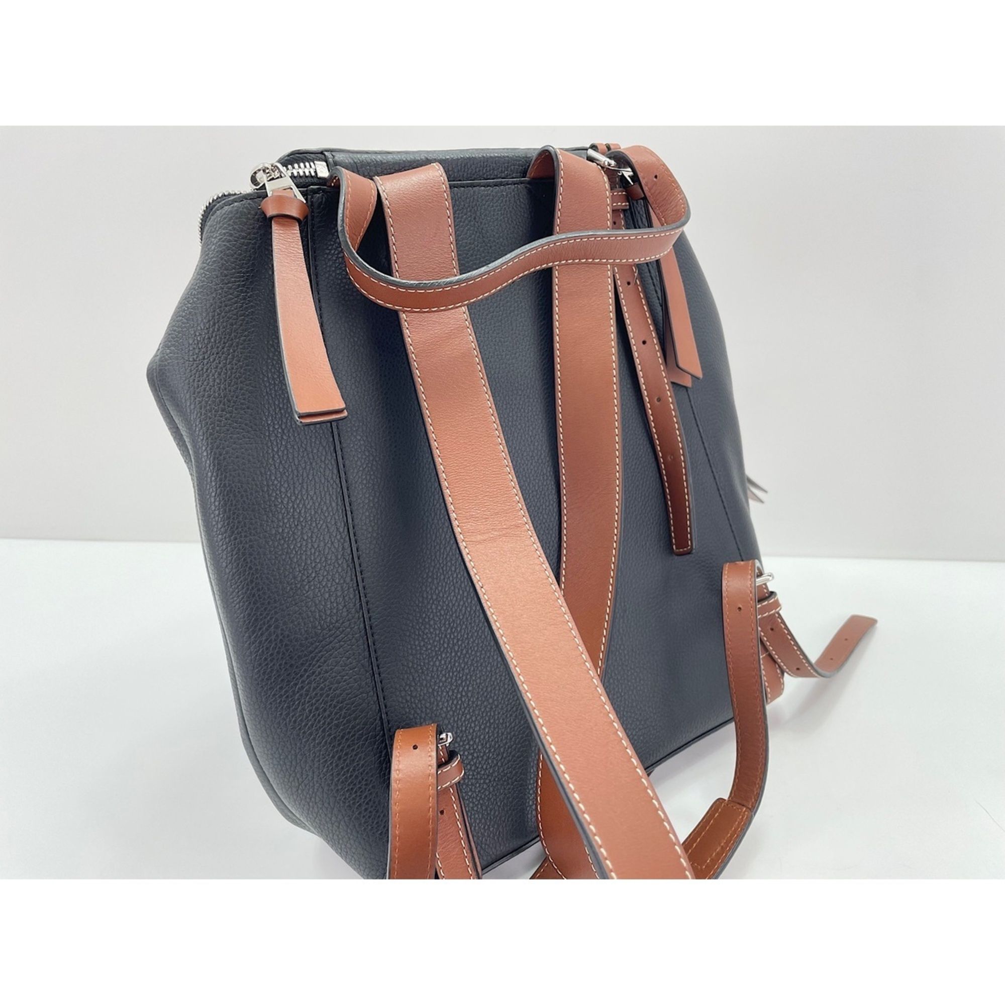 Leather Backpack (Pre-Owned) - Loewe - Modalova