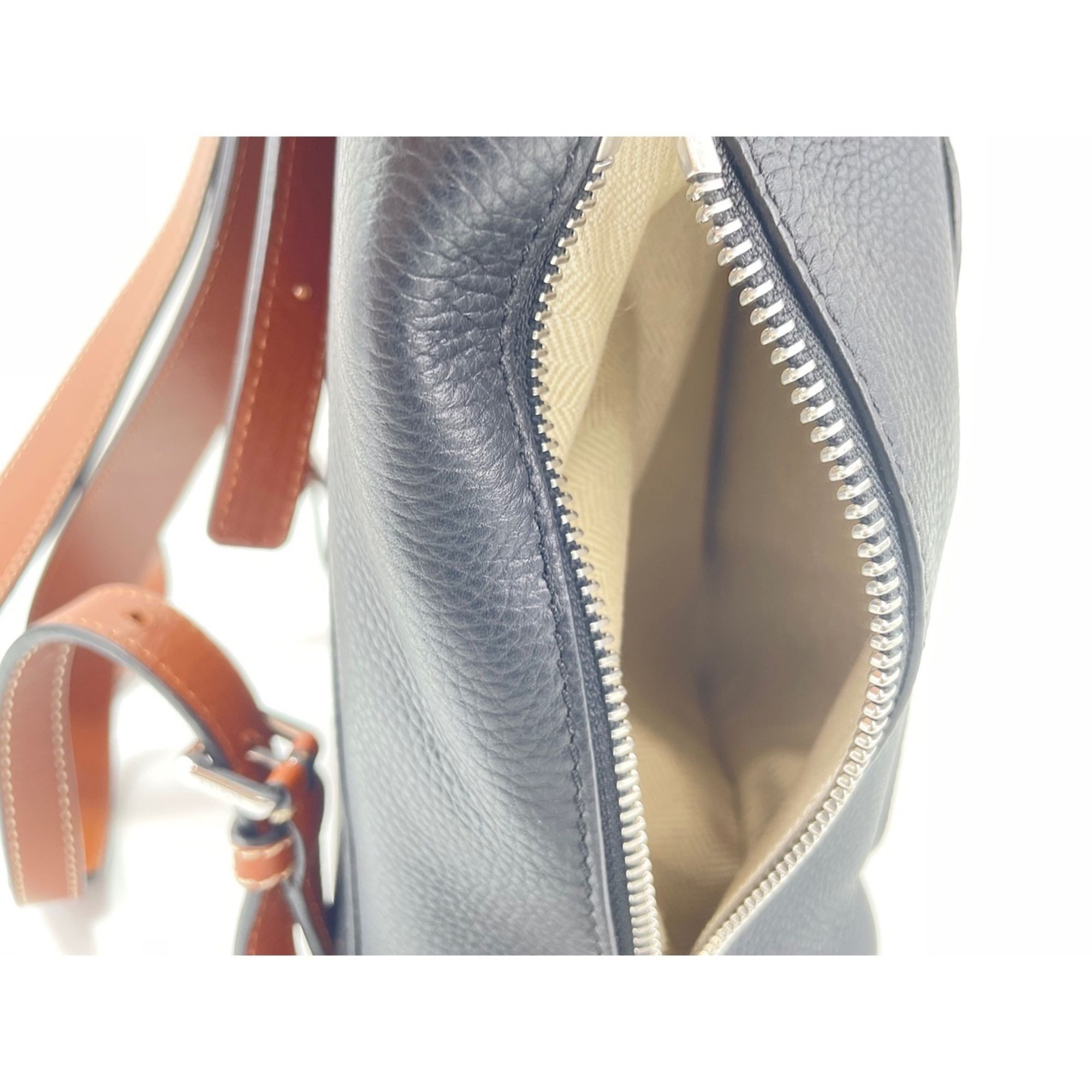 Leather Backpack (Pre-Owned) - Loewe - Modalova
