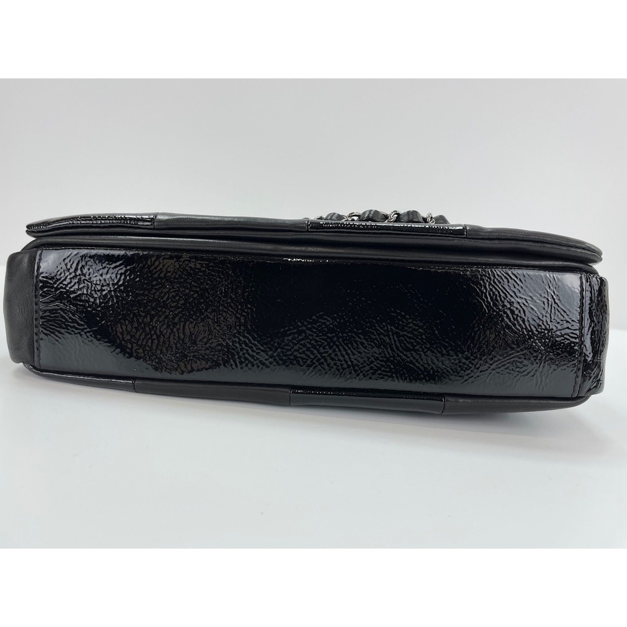 Leather Shoulder Bag (Pre-Owned) - Chanel - Modalova