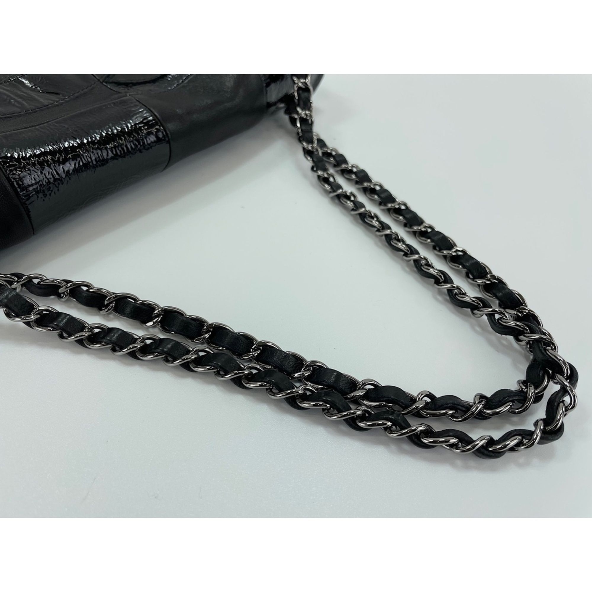 Leather Shoulder Bag (Pre-Owned) - Chanel - Modalova