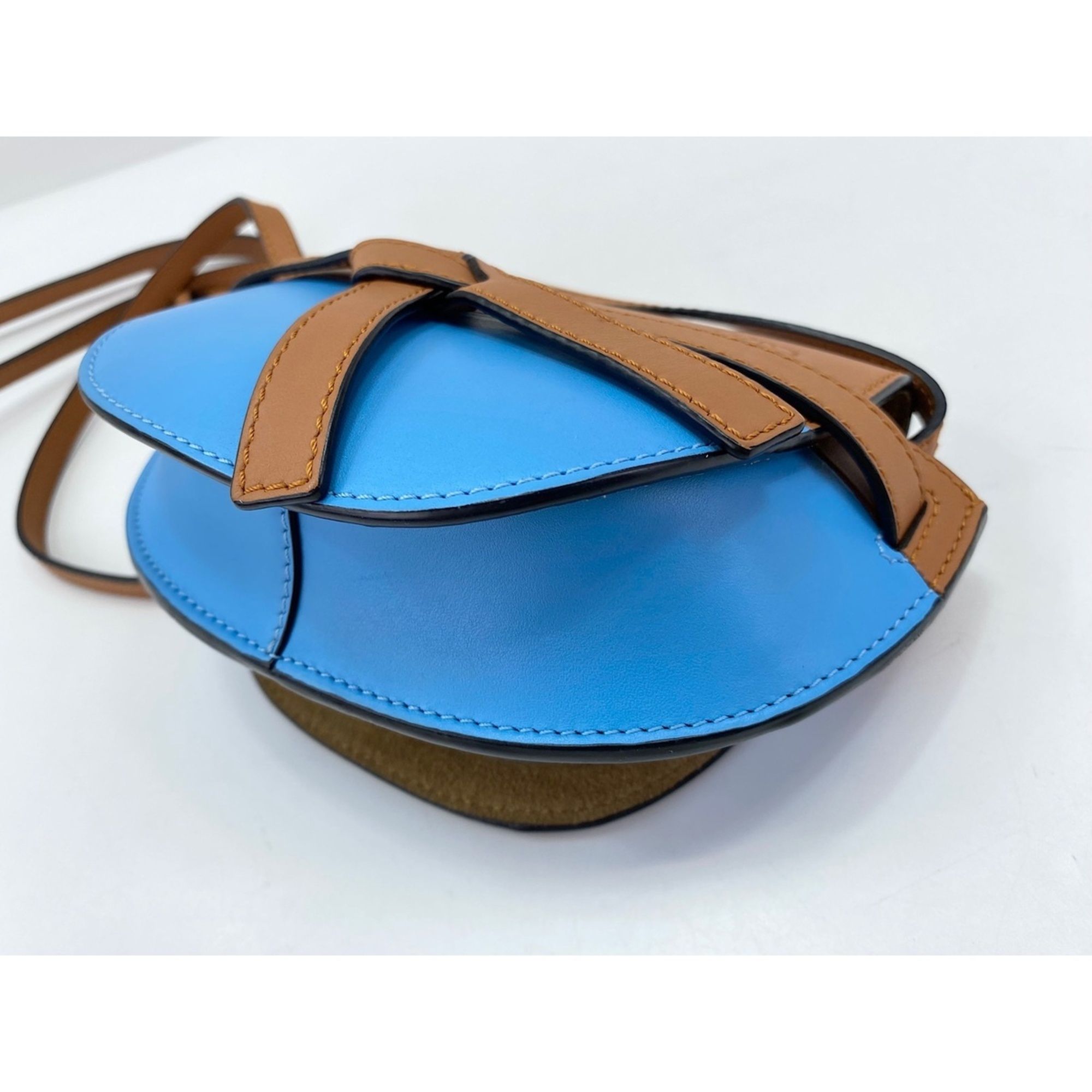 Leather Shoulder Bag (Pre-Owned) - Loewe - Modalova