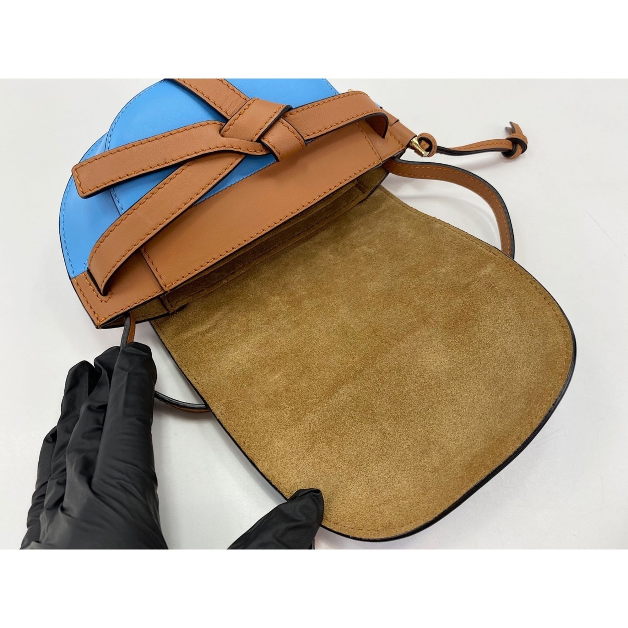 Leather Shoulder Bag (Pre-Owned) - Loewe - Modalova