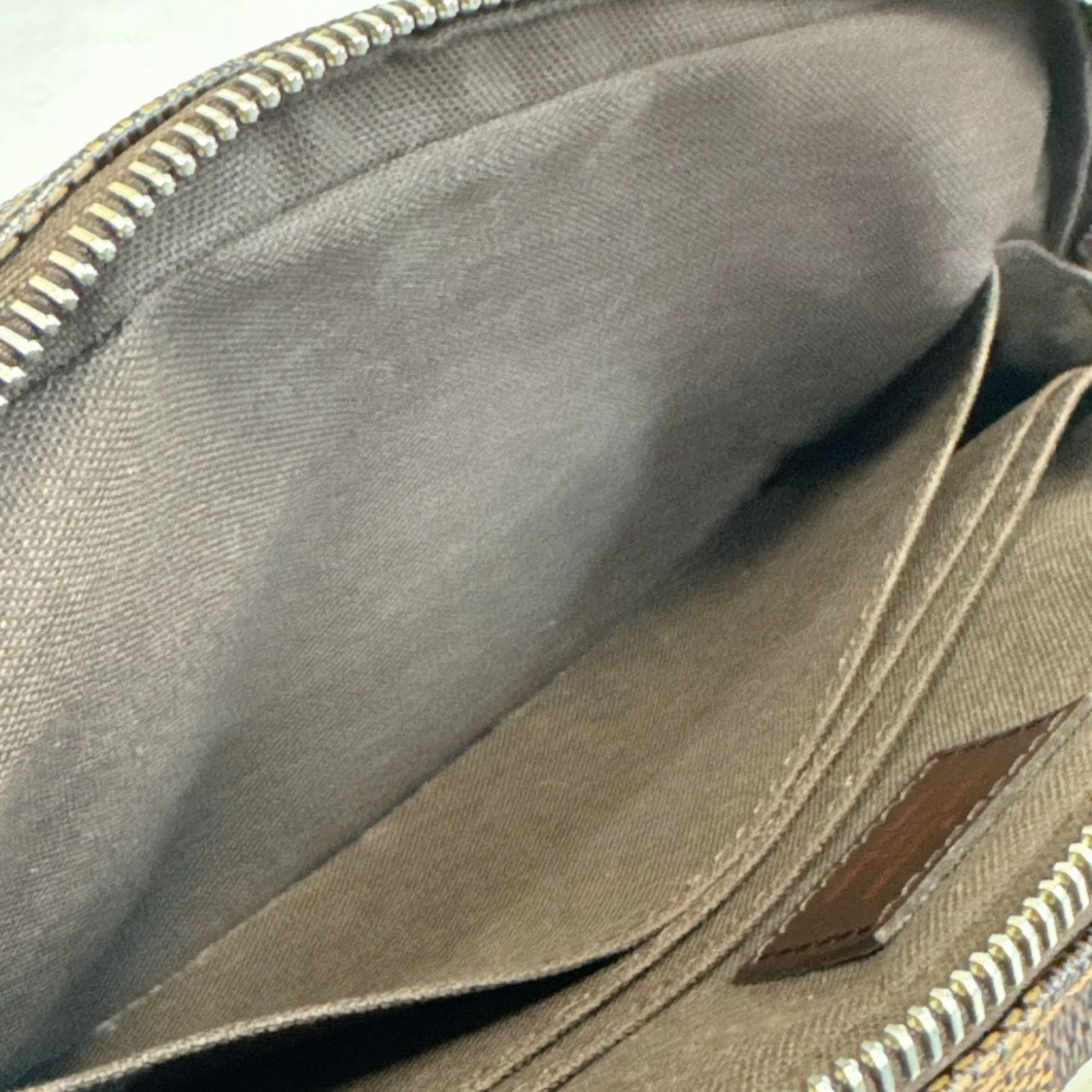 Leather Clutch Bag Pouch (Pre-Owned) - Louis Vuitton - Modalova