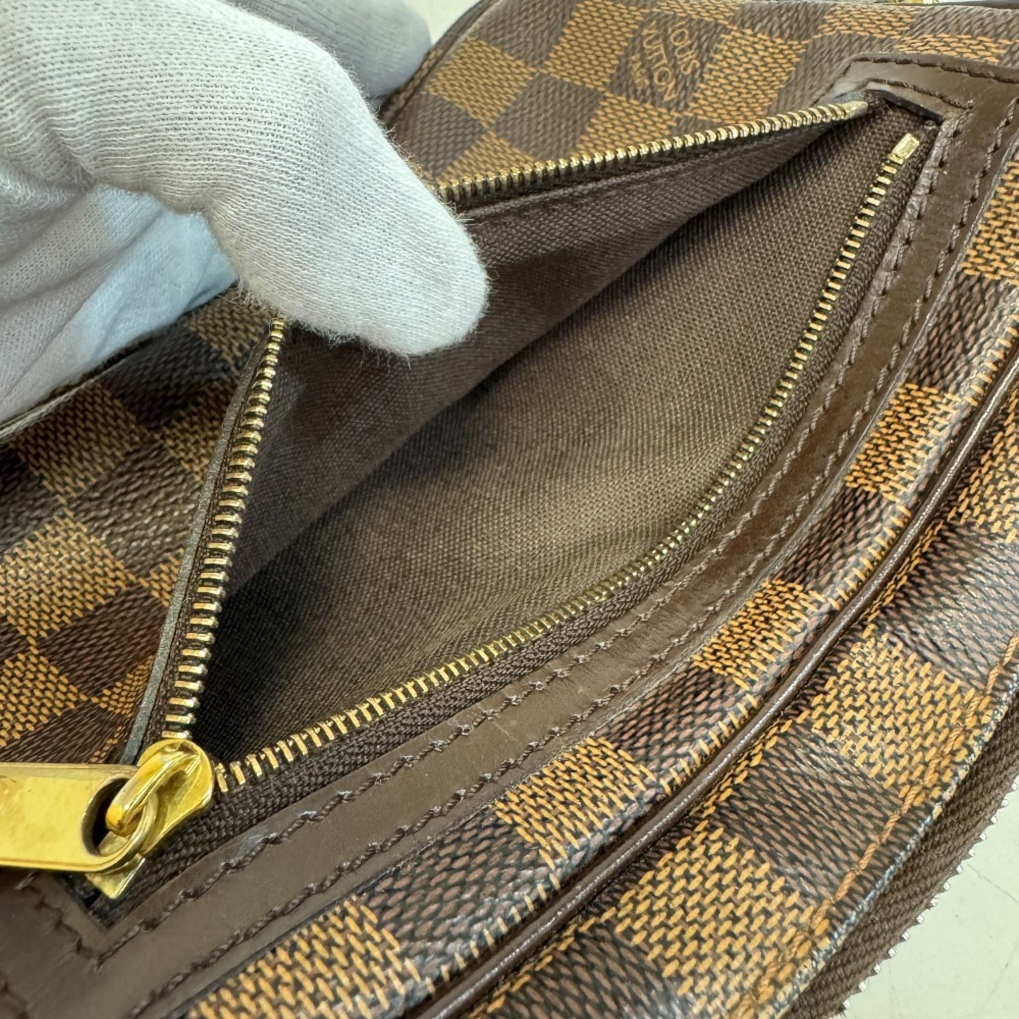 Leather Clutch Bag Pouch (Pre-Owned) - Louis Vuitton - Modalova