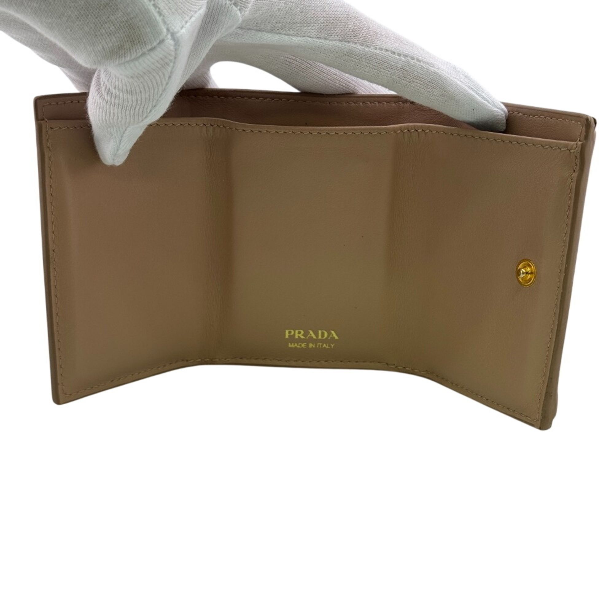 Leather Wallet (Tri-Fold) (Pre-Owned) - Prada - Modalova