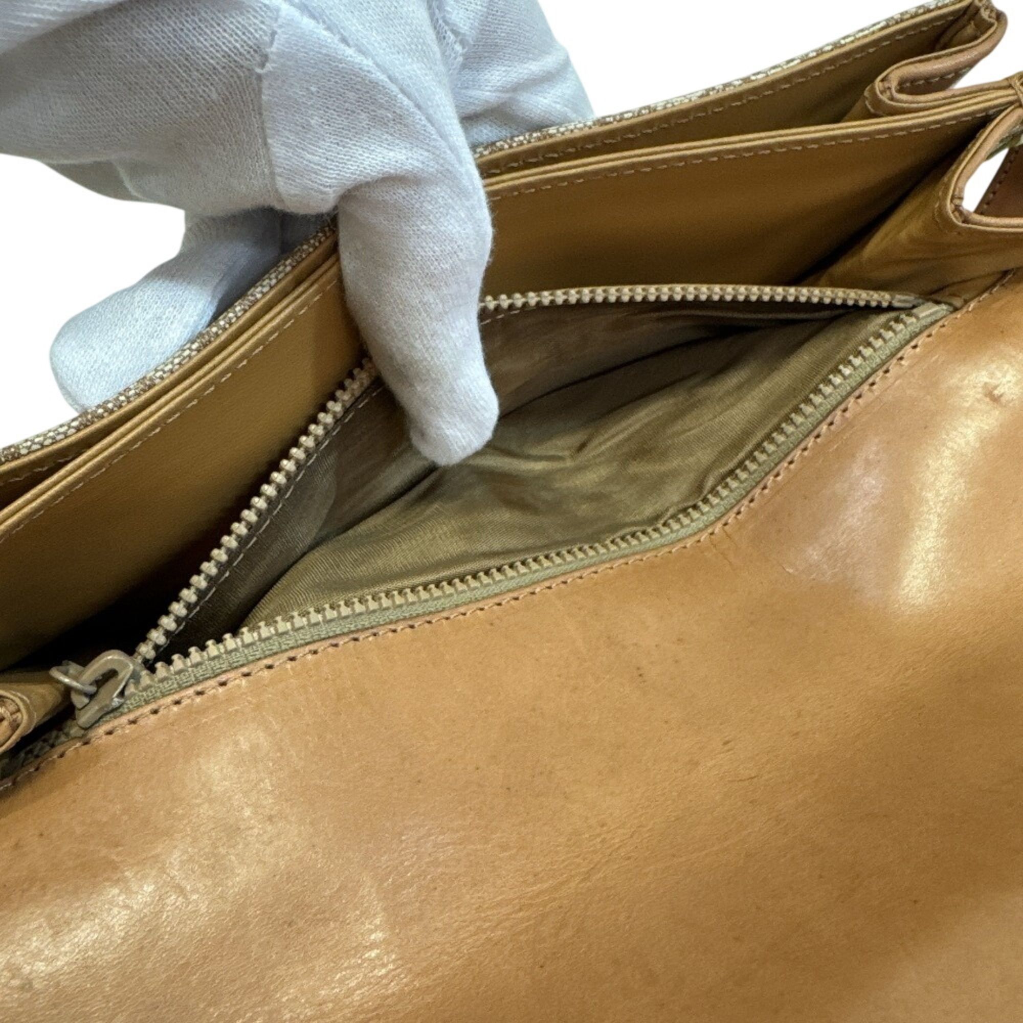 Pvc Pochette Shoulder Bag (Pre-Owned) - Celine - Modalova