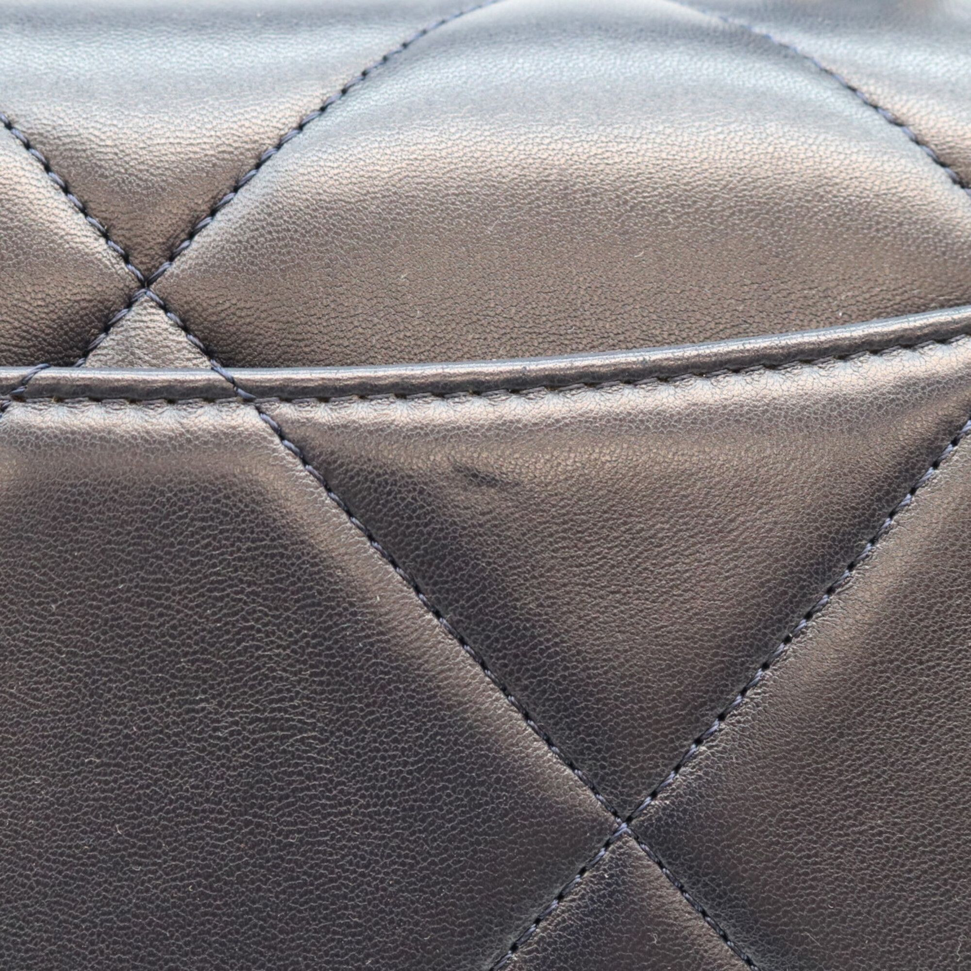 Leather Shoulder Bag (Pre-Owned) - Chanel - Modalova