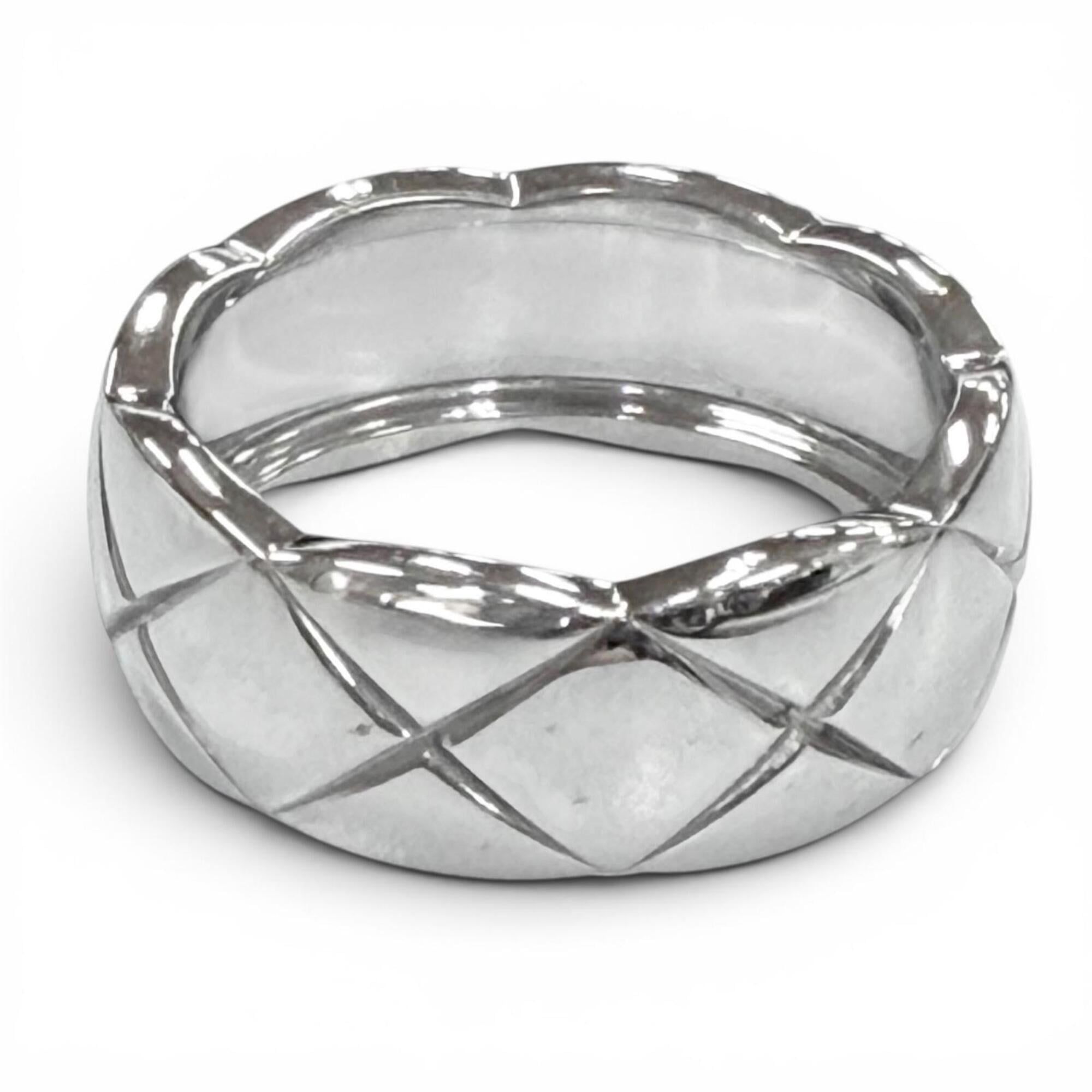 Chanel Silver Band Ring (Pre-Owned) - Chanel - Modalova