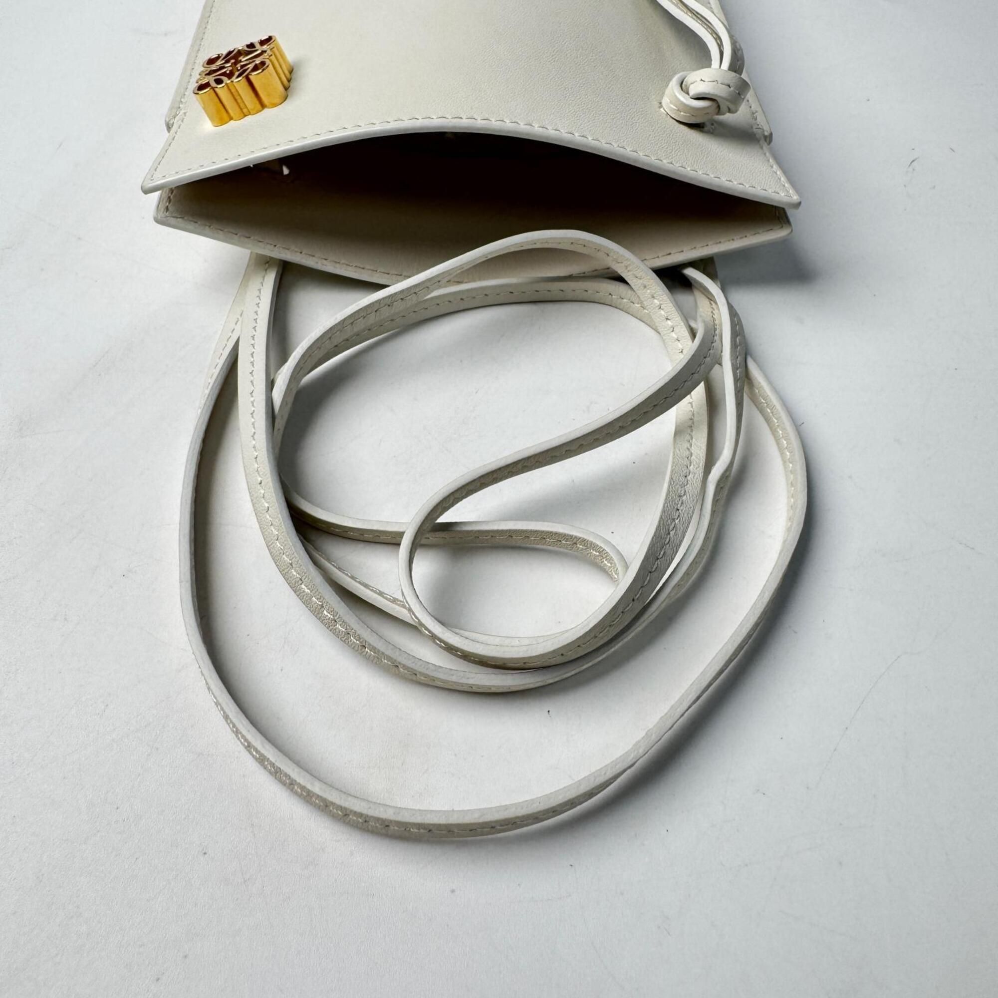Leather Shoulder Bag (Pre-Owned) - Loewe - Modalova