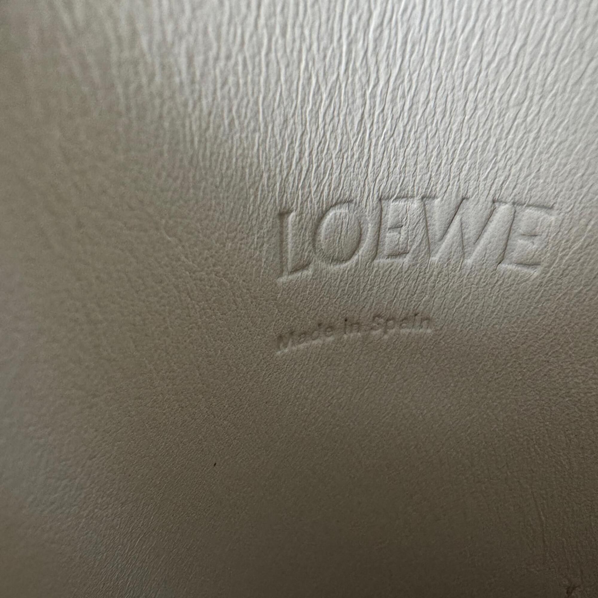 Leather Shoulder Bag (Pre-Owned) - Loewe - Modalova