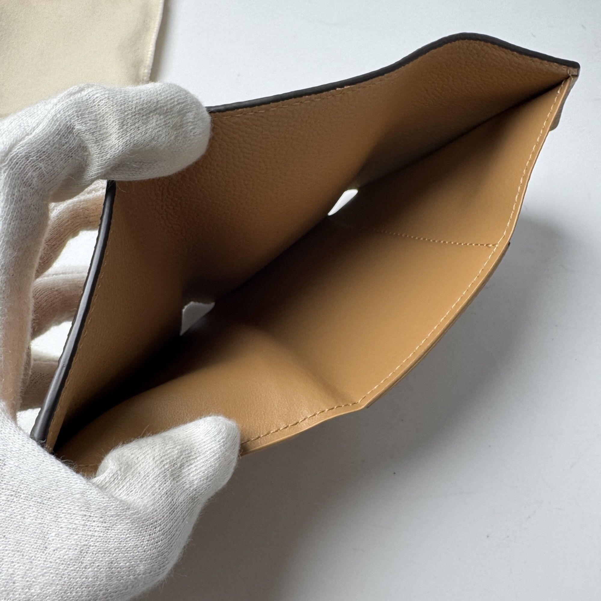 Leather Wallet (Tri-Fold) (Pre-Owned) - Louis Vuitton - Modalova