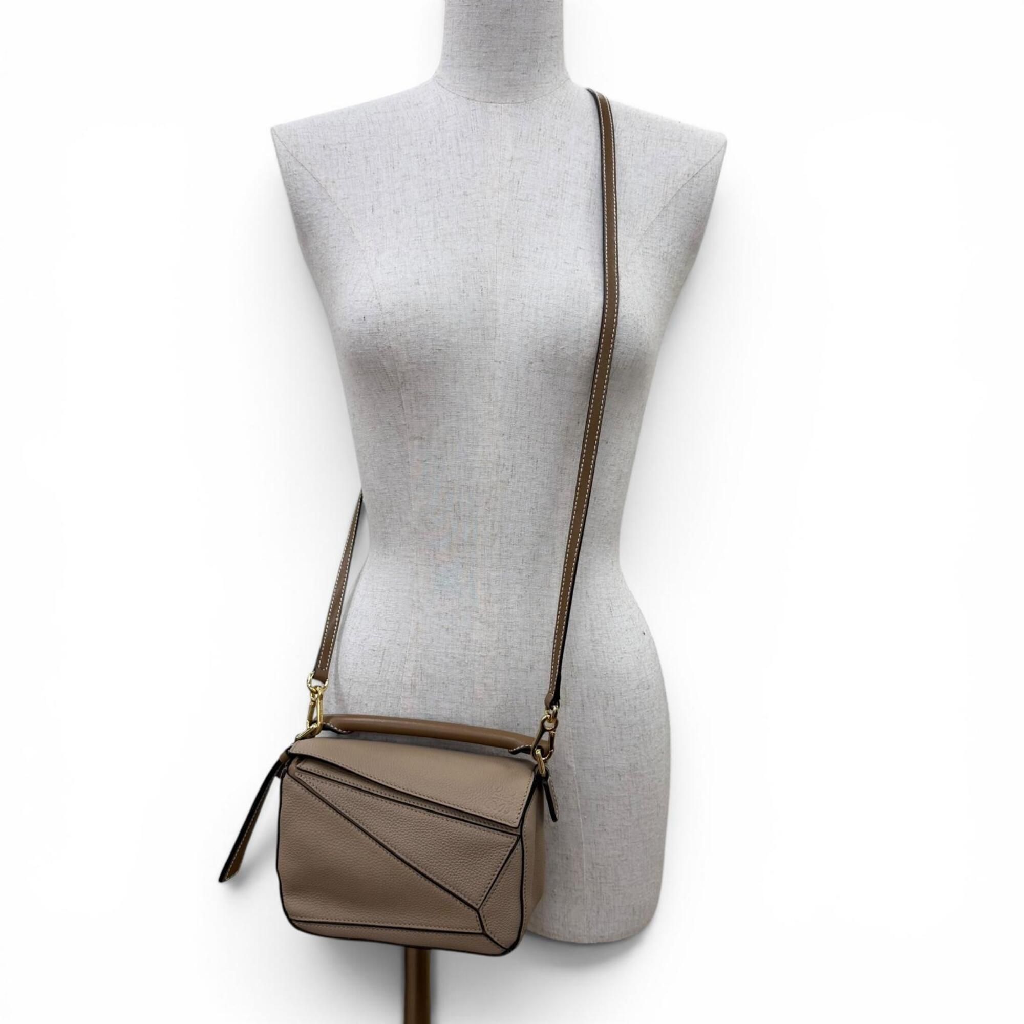 Leather Handbag Shoulder Bag (Pre-Owned) - Loewe - Modalova