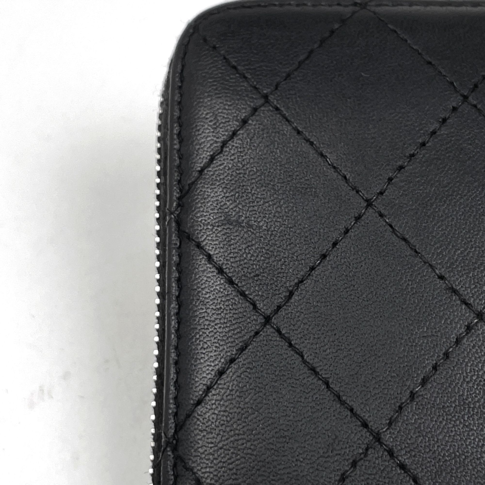Matelasse Leather Long Wallet (Bi-Fold) (Pre-Owned) - Chanel - Modalova