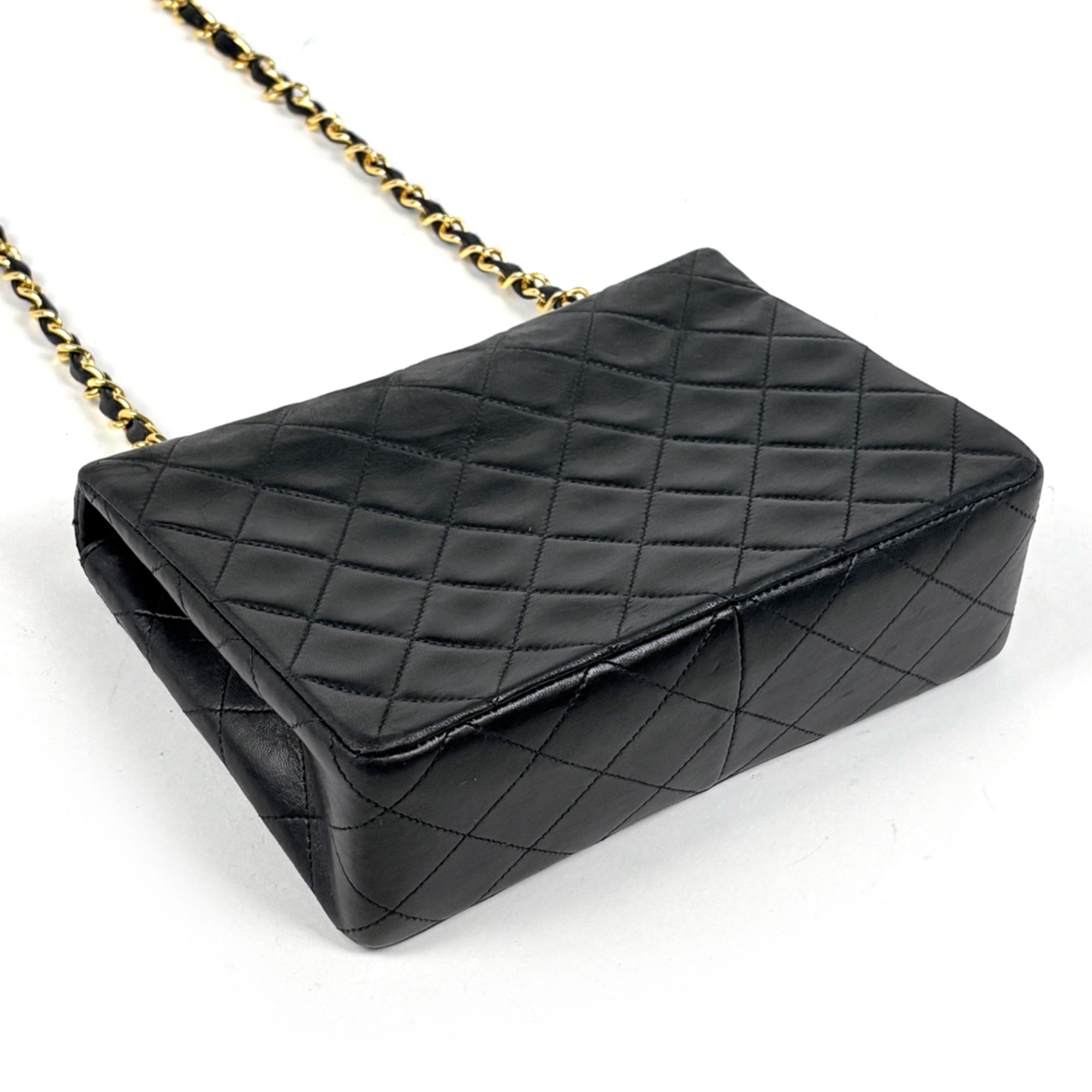 Leather Shoulder Bag (Pre-Owned) - Chanel - Modalova