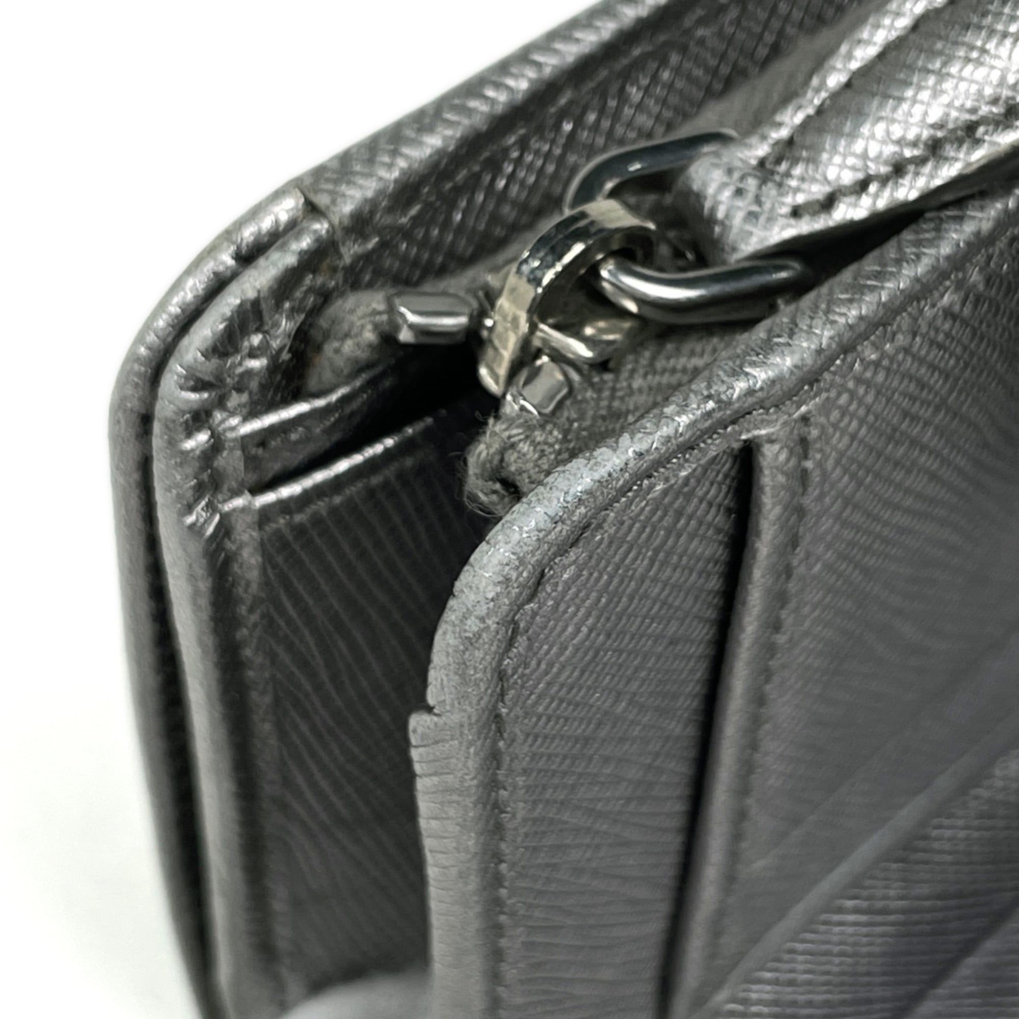 Saffiano Wallet (Bi-Fold) (Pre-Owned) - Prada - Modalova