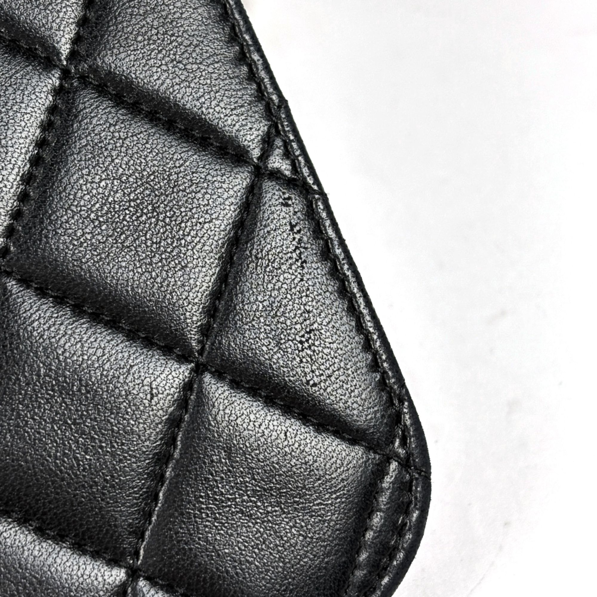 Leather Shoulder Bag (Pre-Owned) - Chanel - Modalova