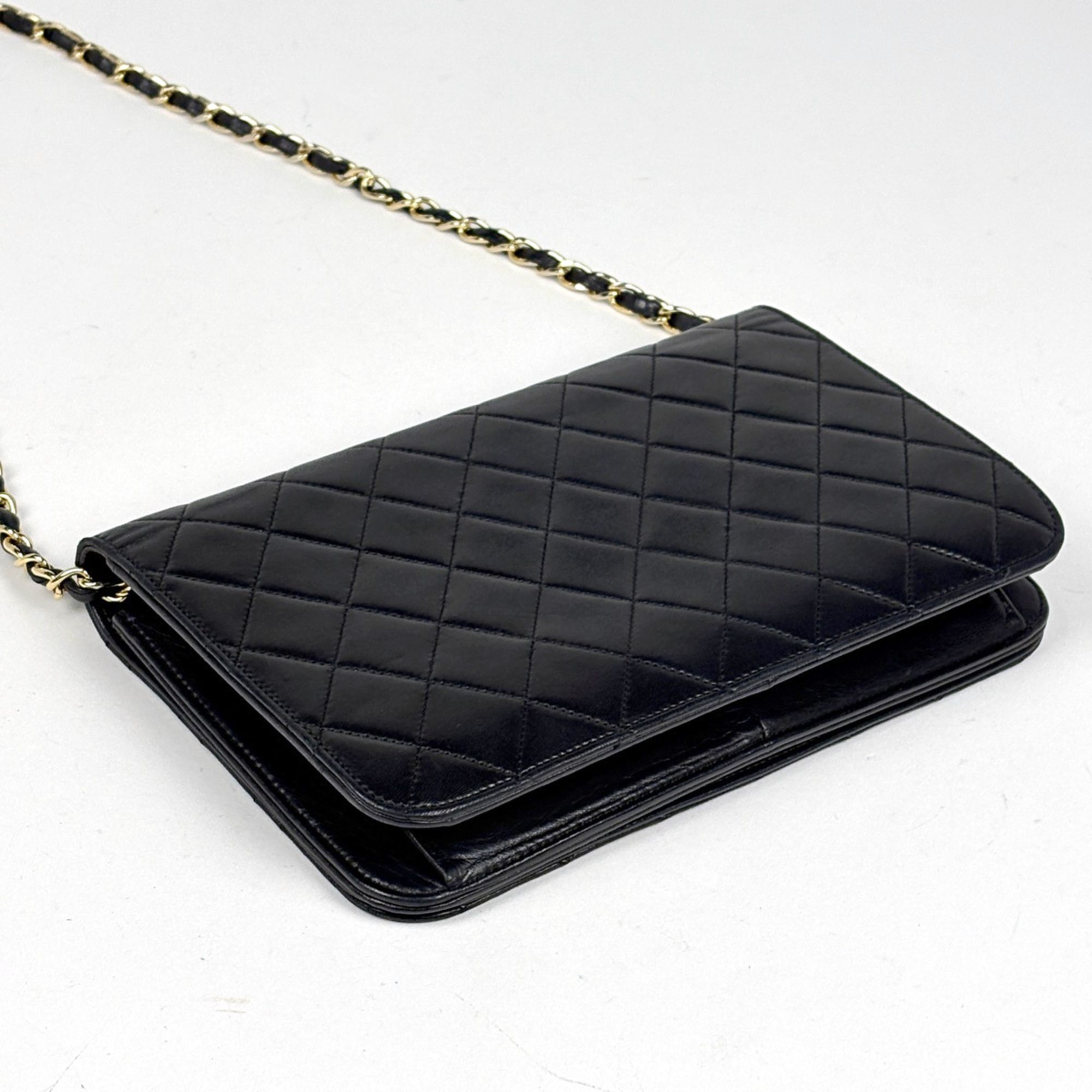 Leather Shoulder Bag (Pre-Owned) - Chanel - Modalova