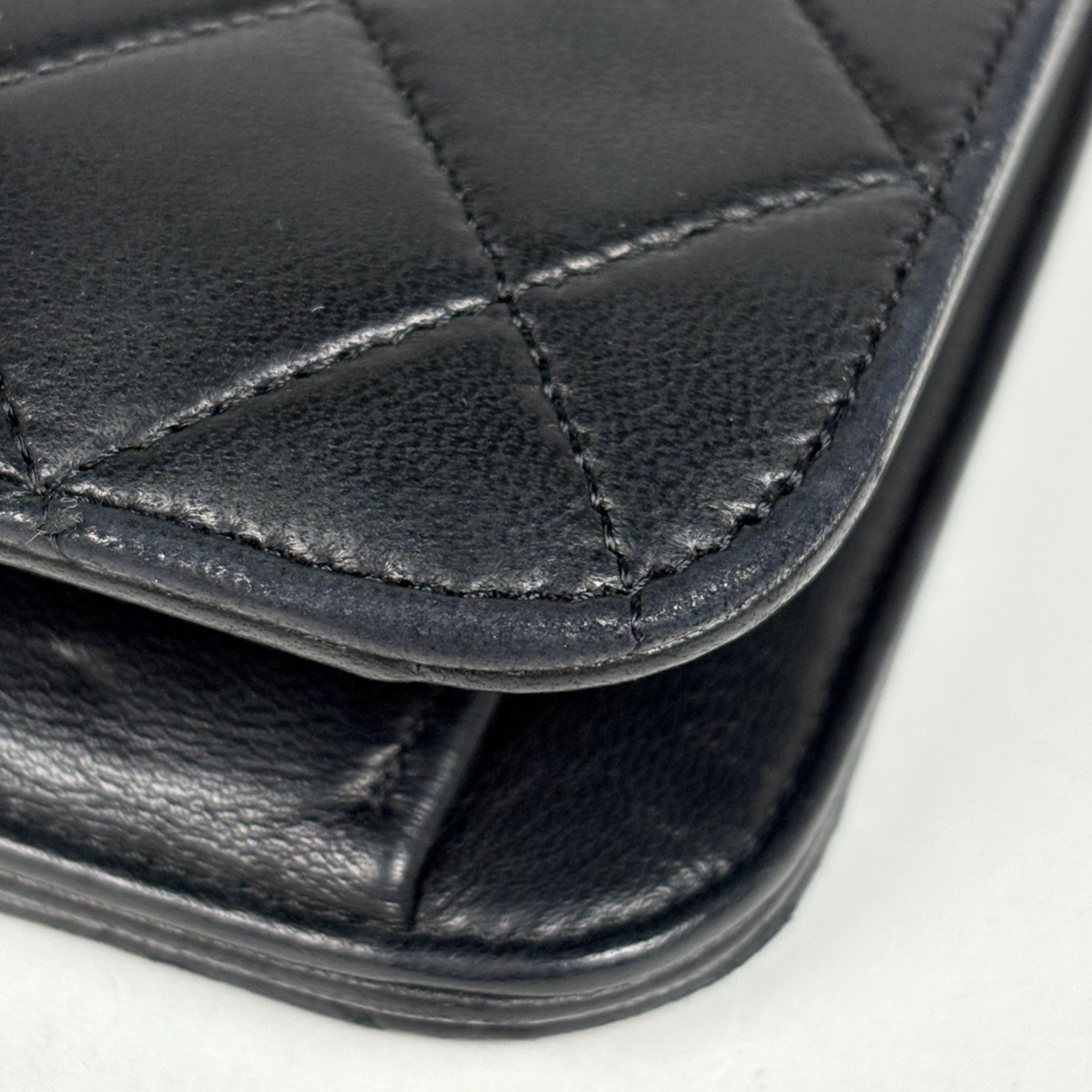 Leather Shoulder Bag (Pre-Owned) - Chanel - Modalova