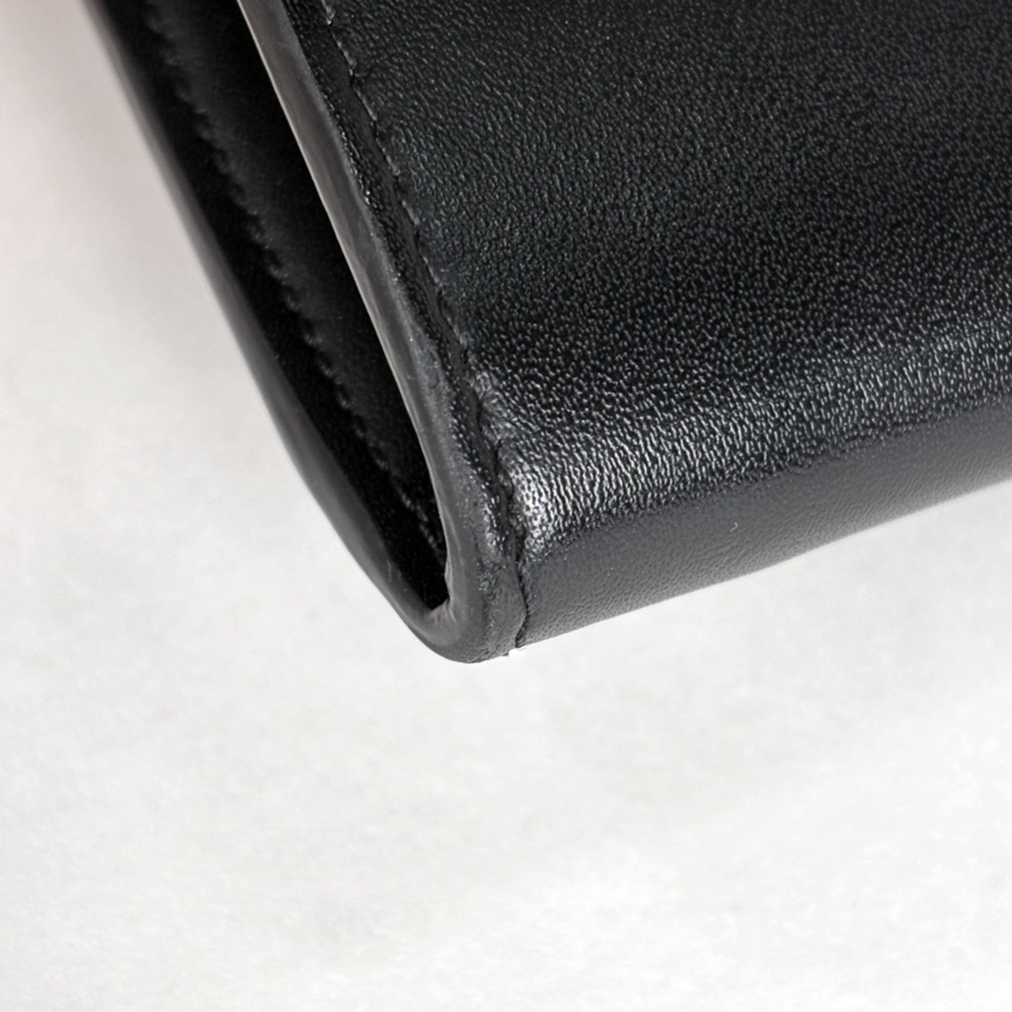 Leather Long Wallet (Bi-Fold) (Pre-Owned) - Celine - Modalova