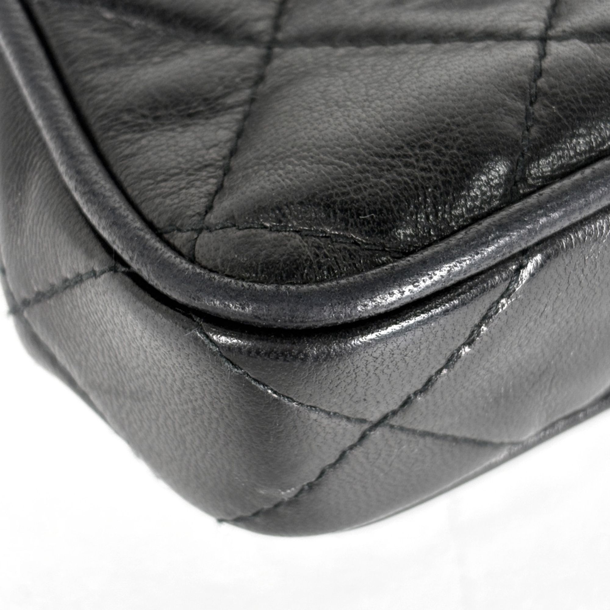 Leather Shoulder Bag (Pre-Owned) - Chanel - Modalova
