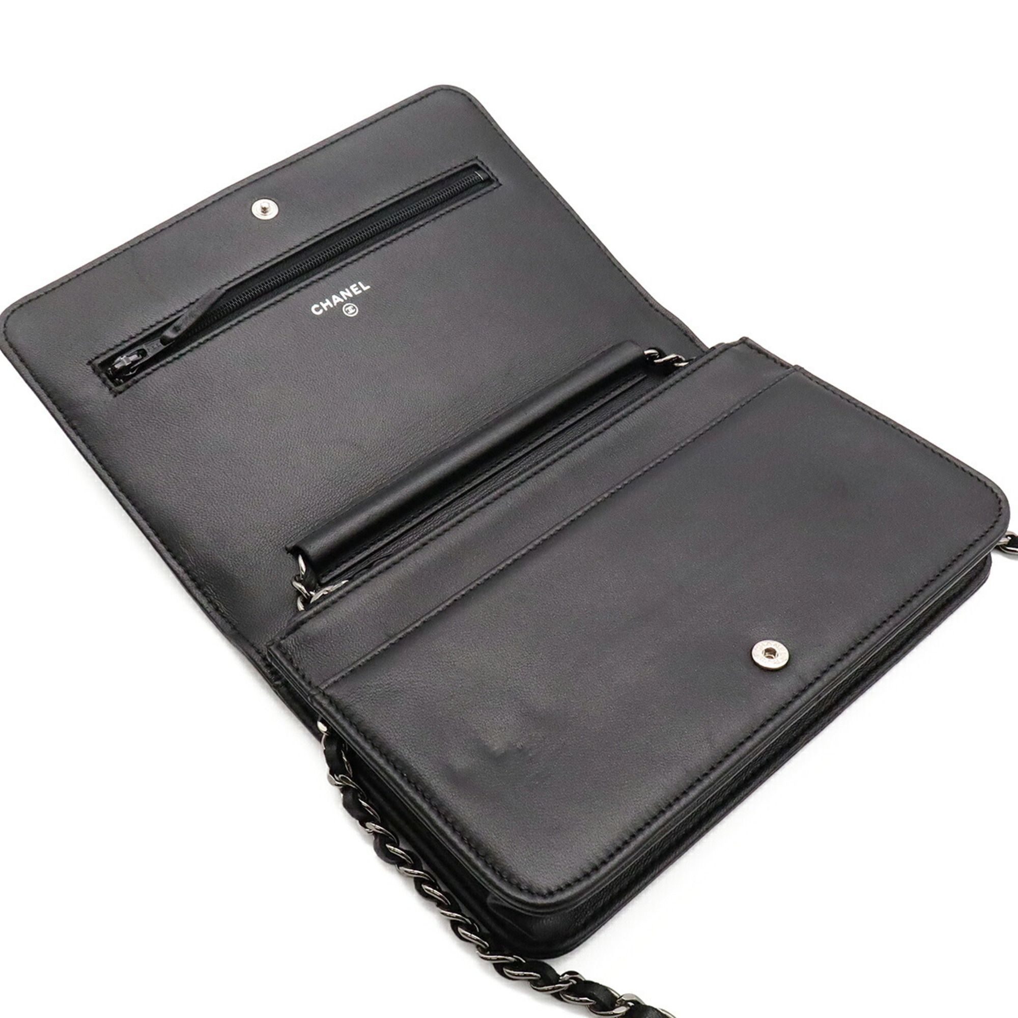 Leather Chain/Shoulder Wallet (Pre-Owned) - Chanel - Modalova