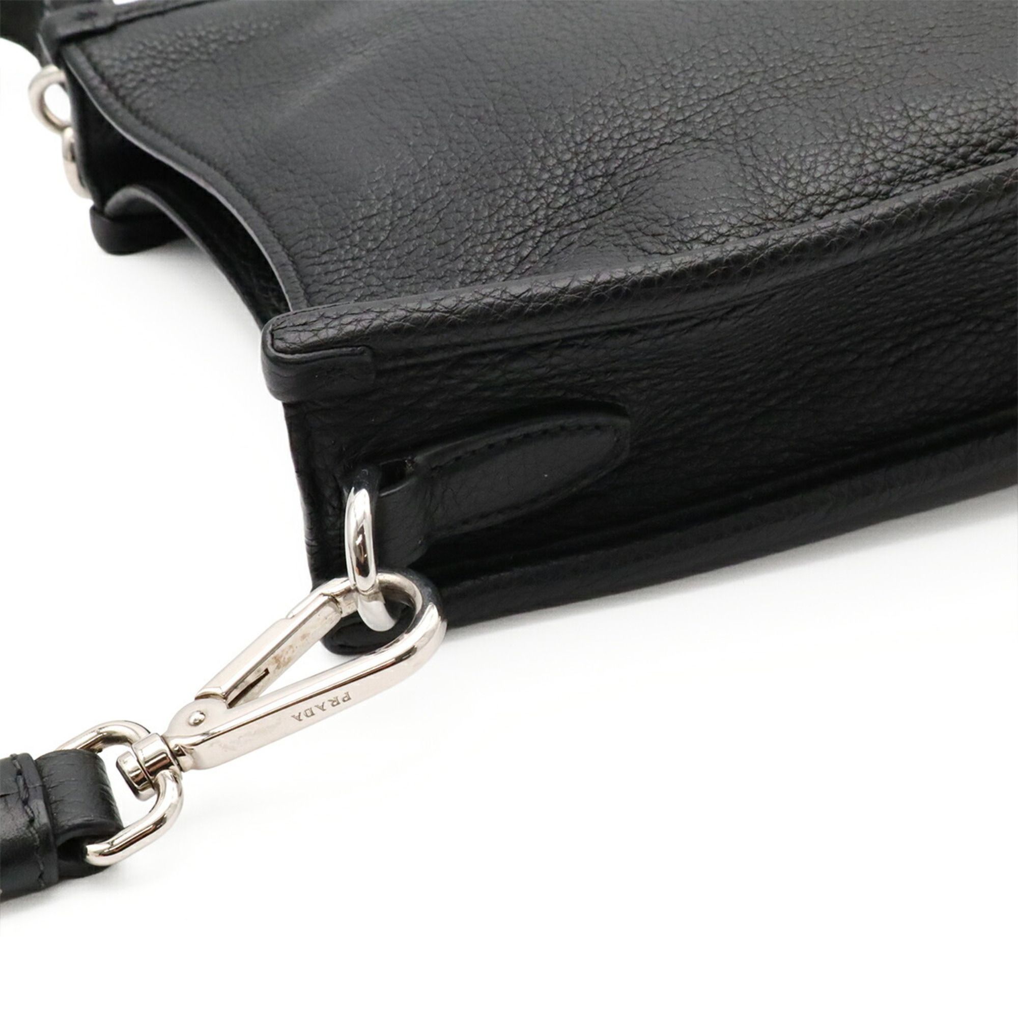 Leather Shoulder Bag (Pre-Owned) - Prada - Modalova