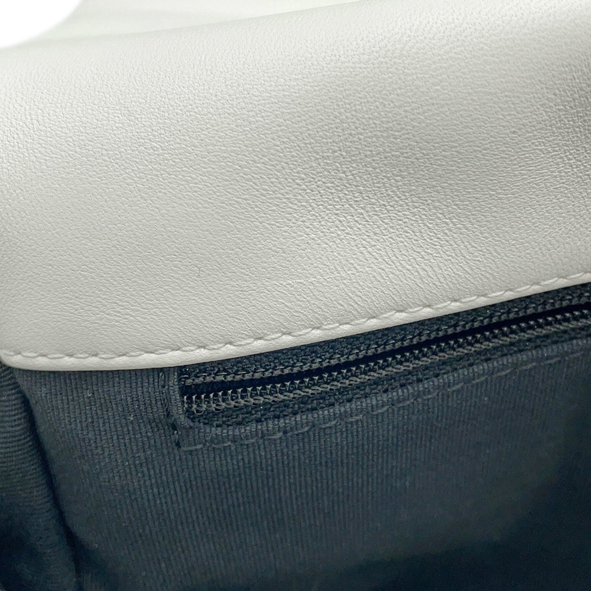 Leather Shoulder Bag (Pre-Owned) - Chanel - Modalova