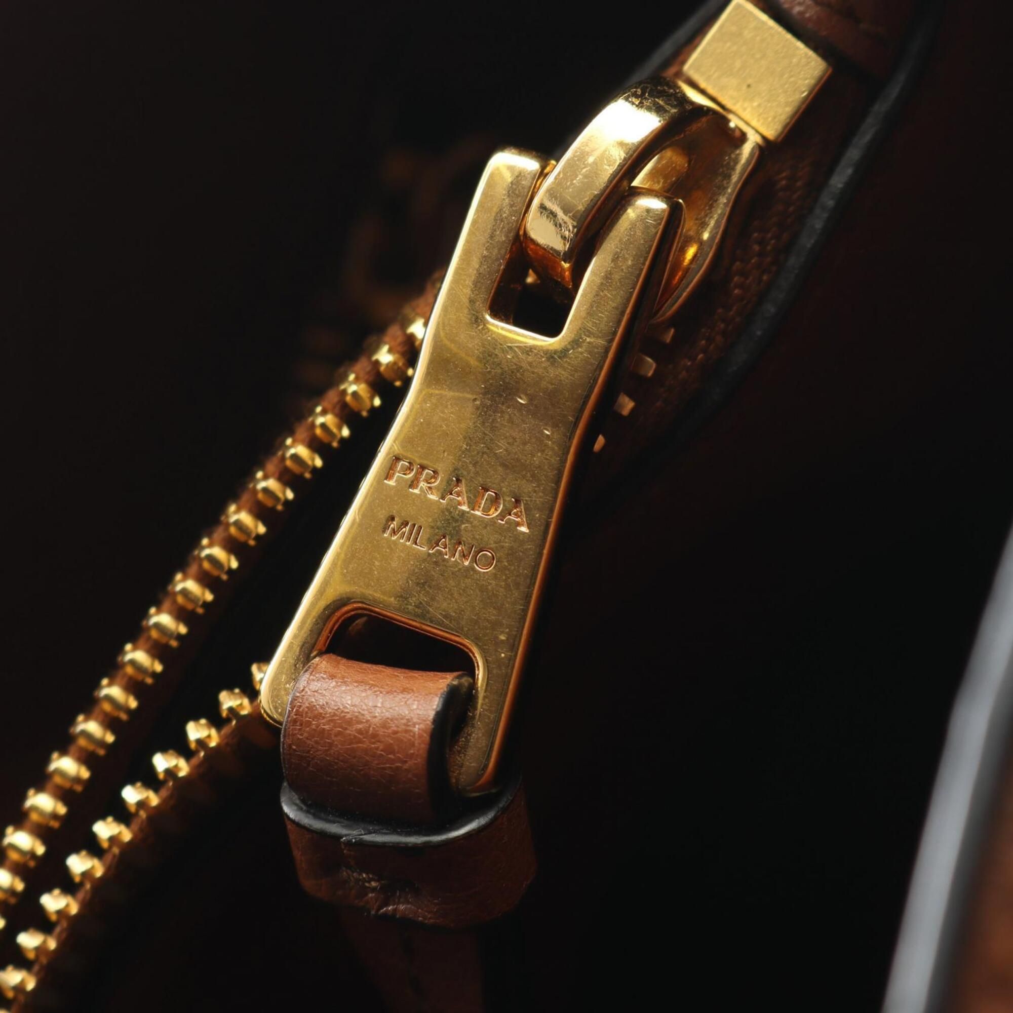 Leather Handbag (Pre-Owned) - Prada - Modalova