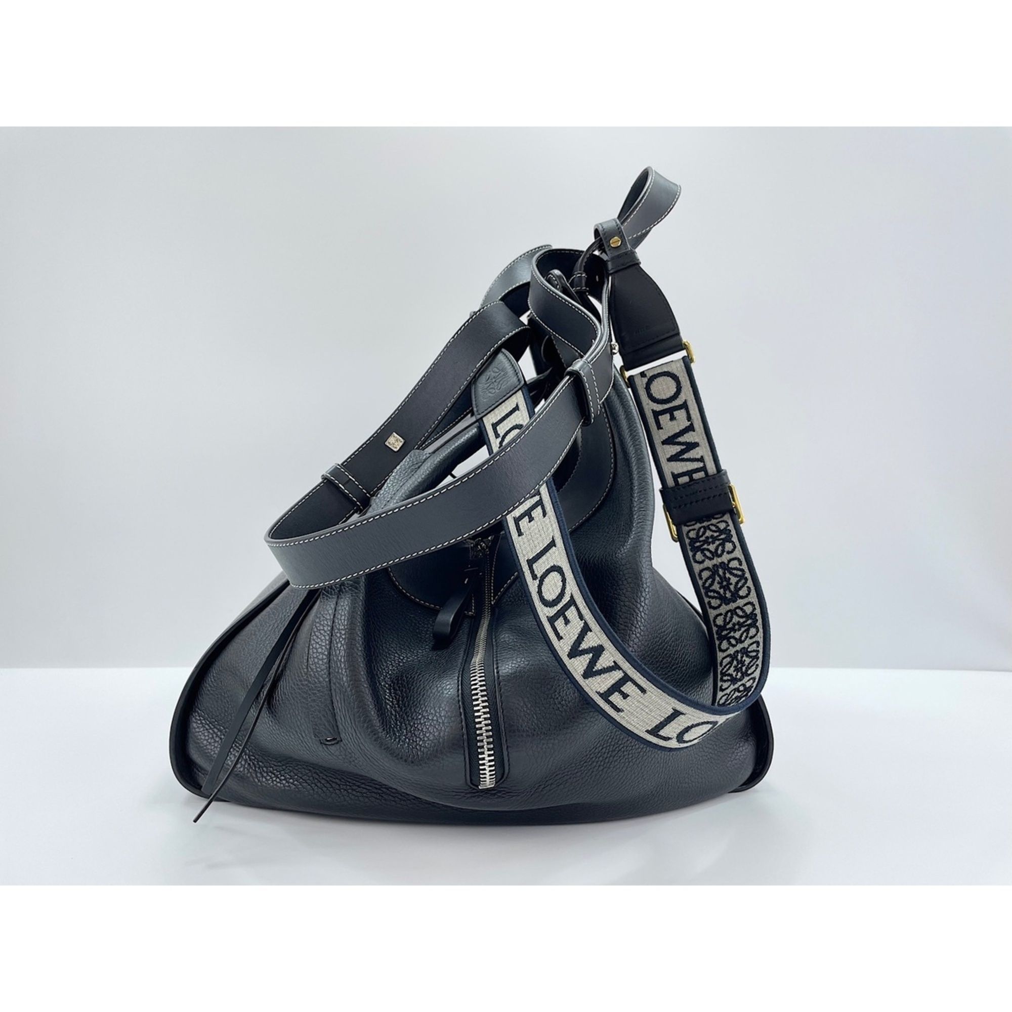 Hammock Leather Handbag (Pre-Owned) - Loewe - Modalova