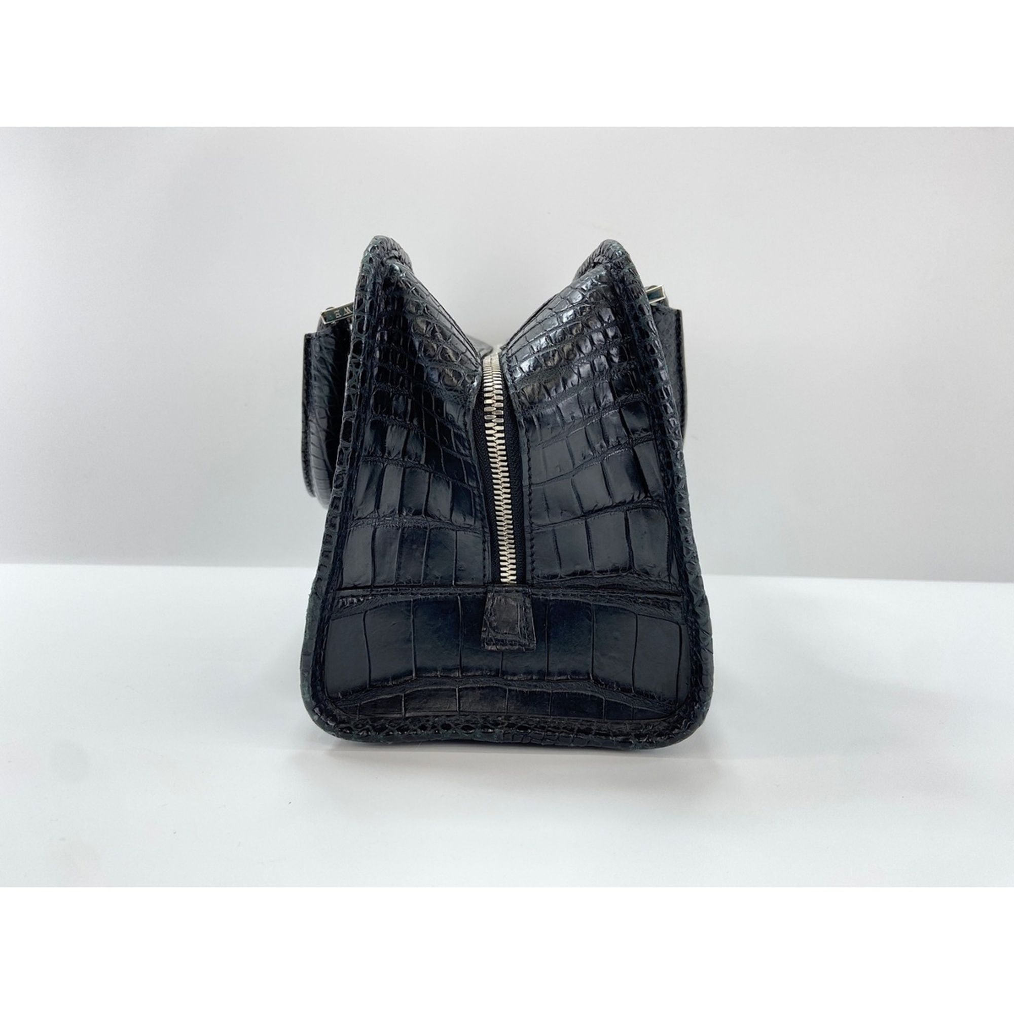 Loewe Black Handbag (Pre-Owned) - Loewe - Modalova