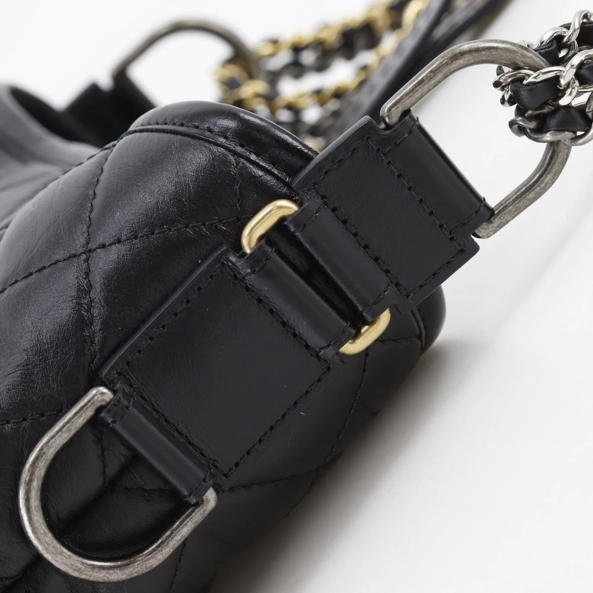 Leather Shoulder Bag (Pre-Owned) - Chanel - Modalova