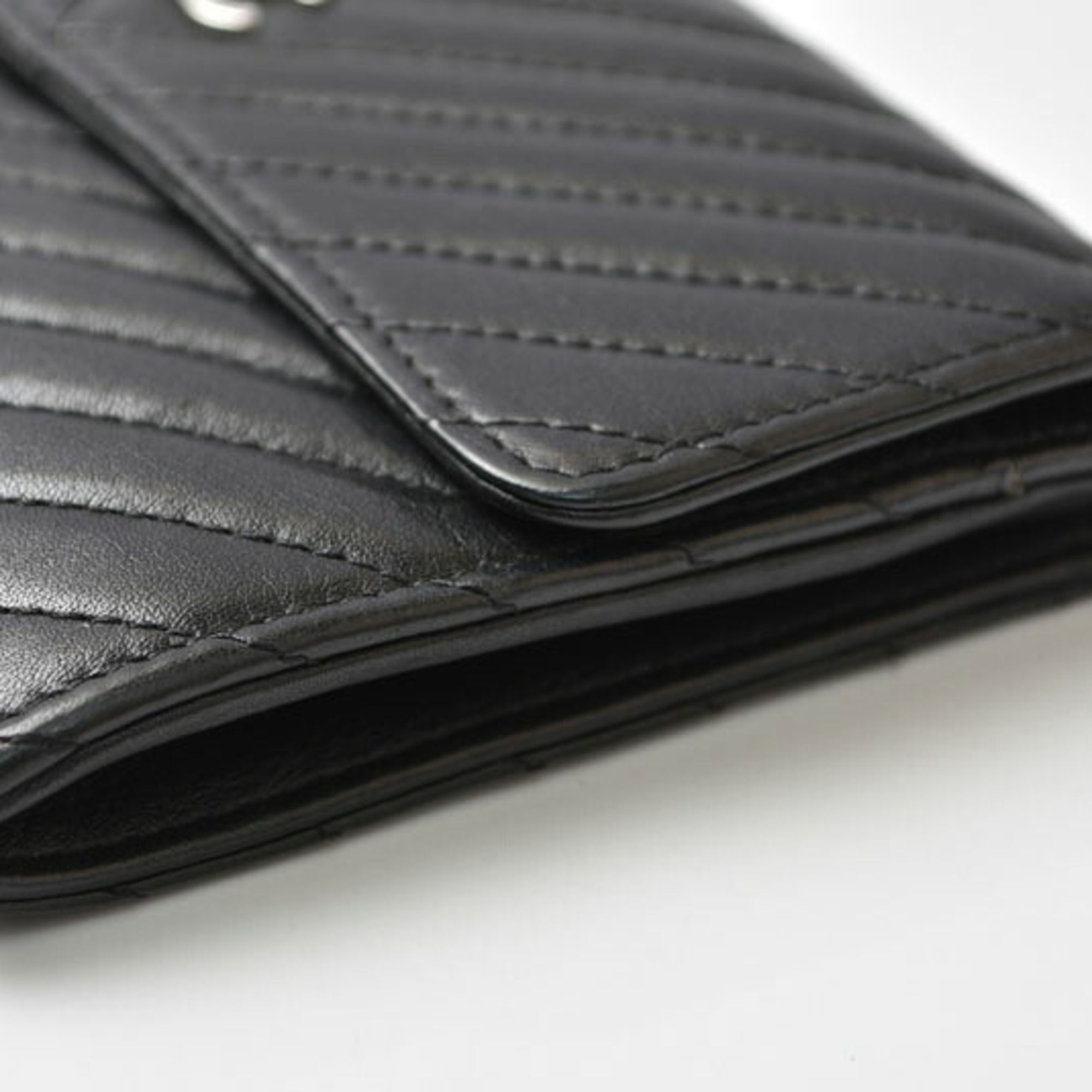 Leather Wallet (Bi-Fold) (Pre-Owned) - Chanel - Modalova