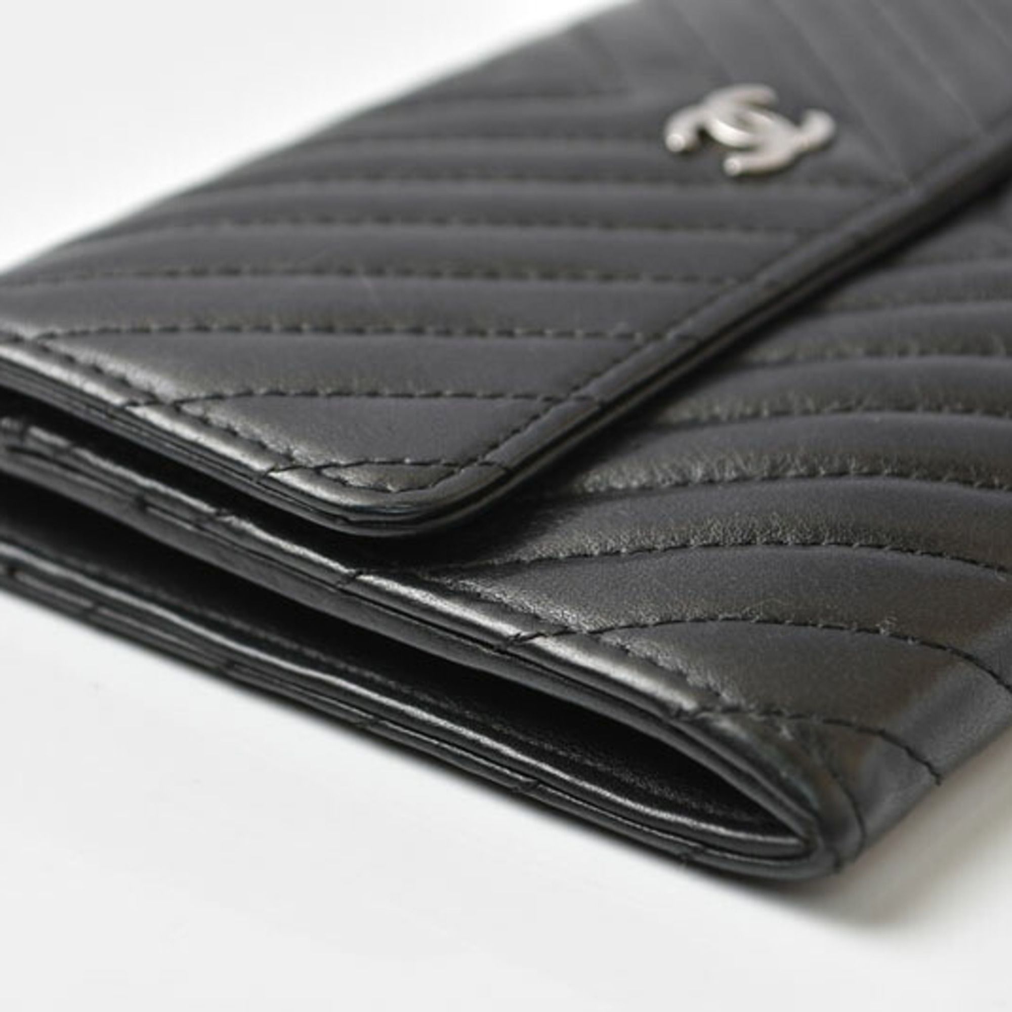 Leather Wallet (Bi-Fold) (Pre-Owned) - Chanel - Modalova